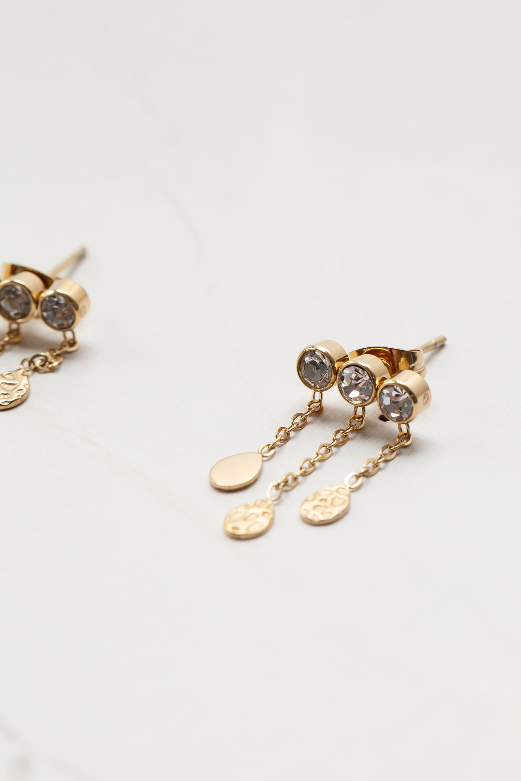 Brinco Pingente Triplo Delicado
DOURADO Brinco Pingente Triplo Delicado
DOURADO