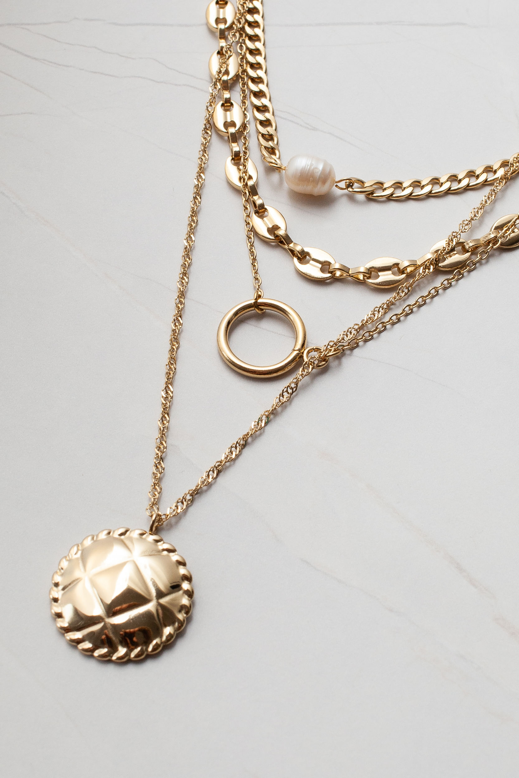 Colar Mix Correntes DOURADO Colar Mix Correntes DOURADO