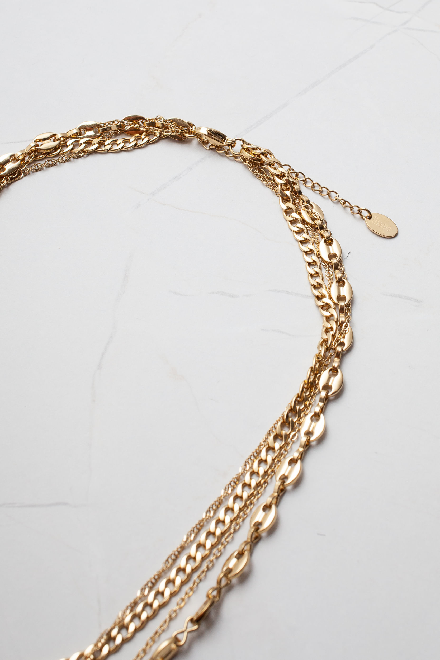 Colar Mix Correntes DOURADO Colar Mix Correntes DOURADO