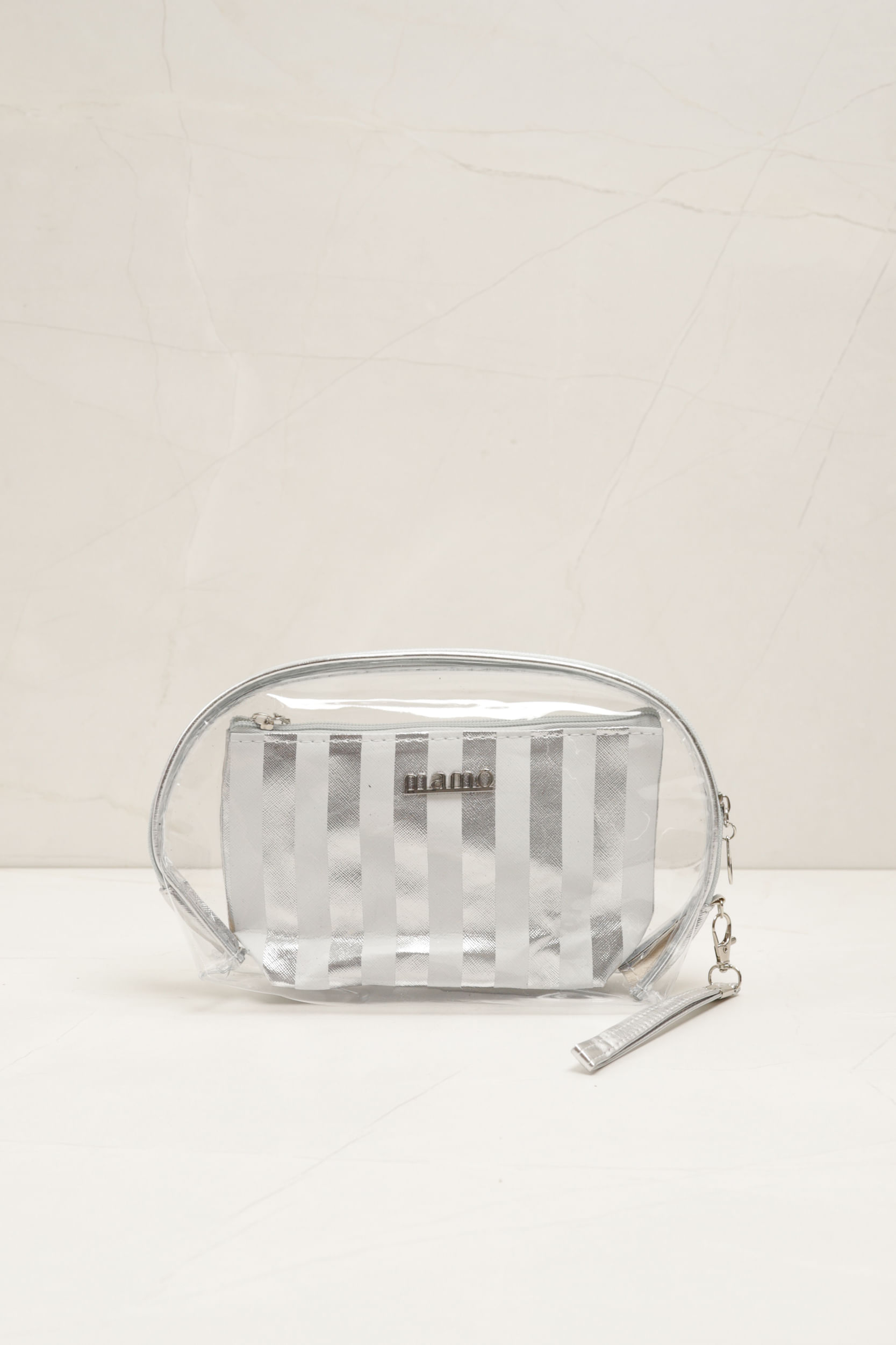 Necessaire Transparente Listrado
CINZA Necessaire Transparente Listrado
CINZA