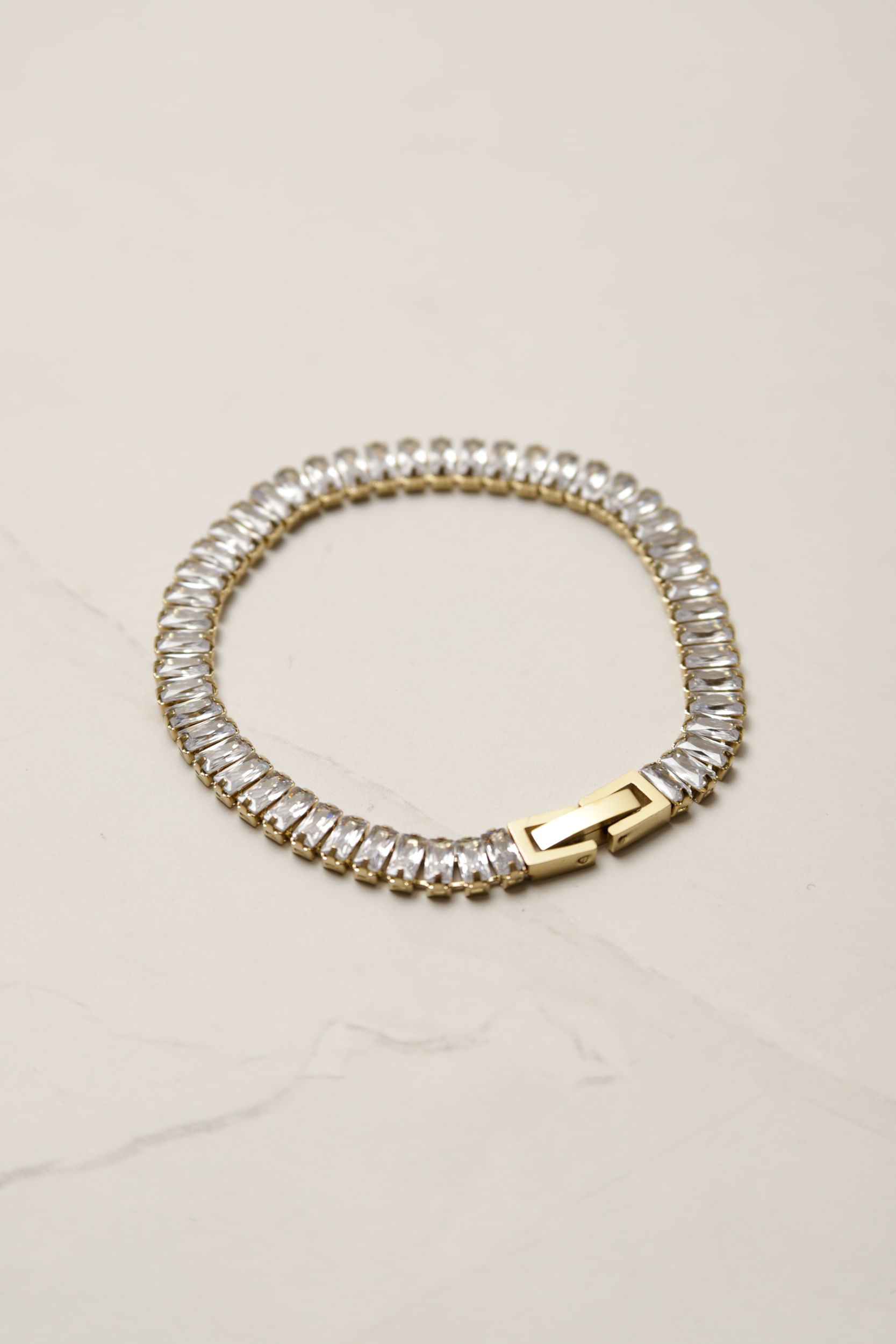 Pulseira com Pedrarias Delicada OFF-WHITE Pulseira com Pedrarias Delicada OFF-WHITE