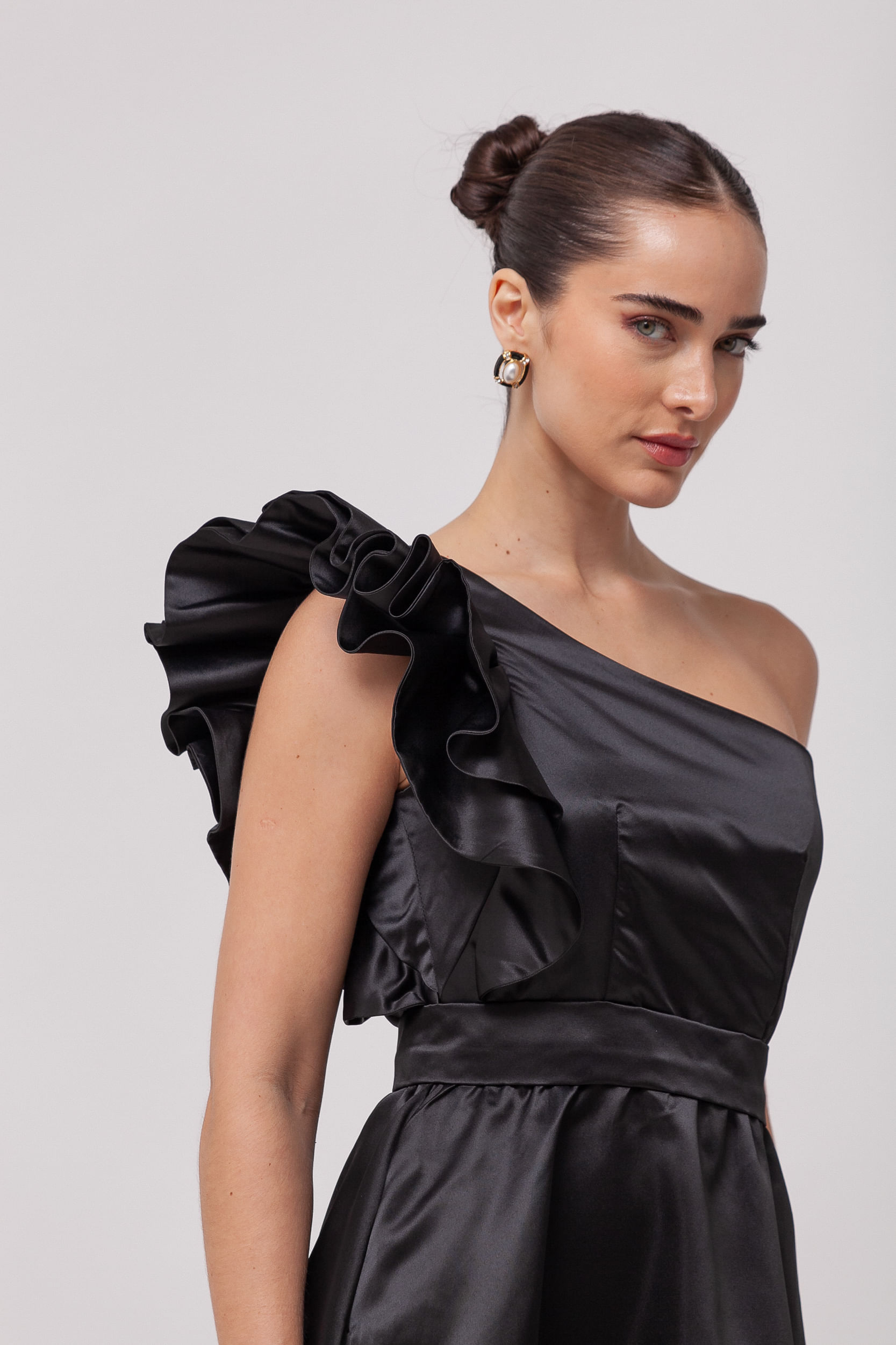 9035730 - Vestido Festa Midi Manga Babados PRETO