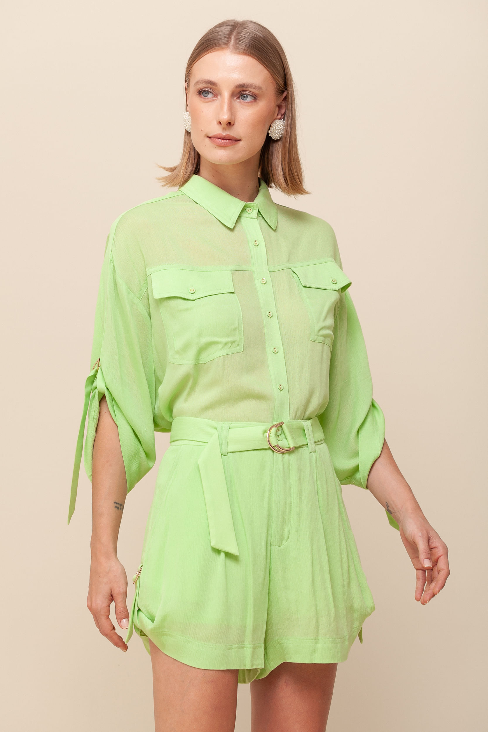 9036158 - Shorts Curto Detalhes Meia Lua Lateral   VERDE 