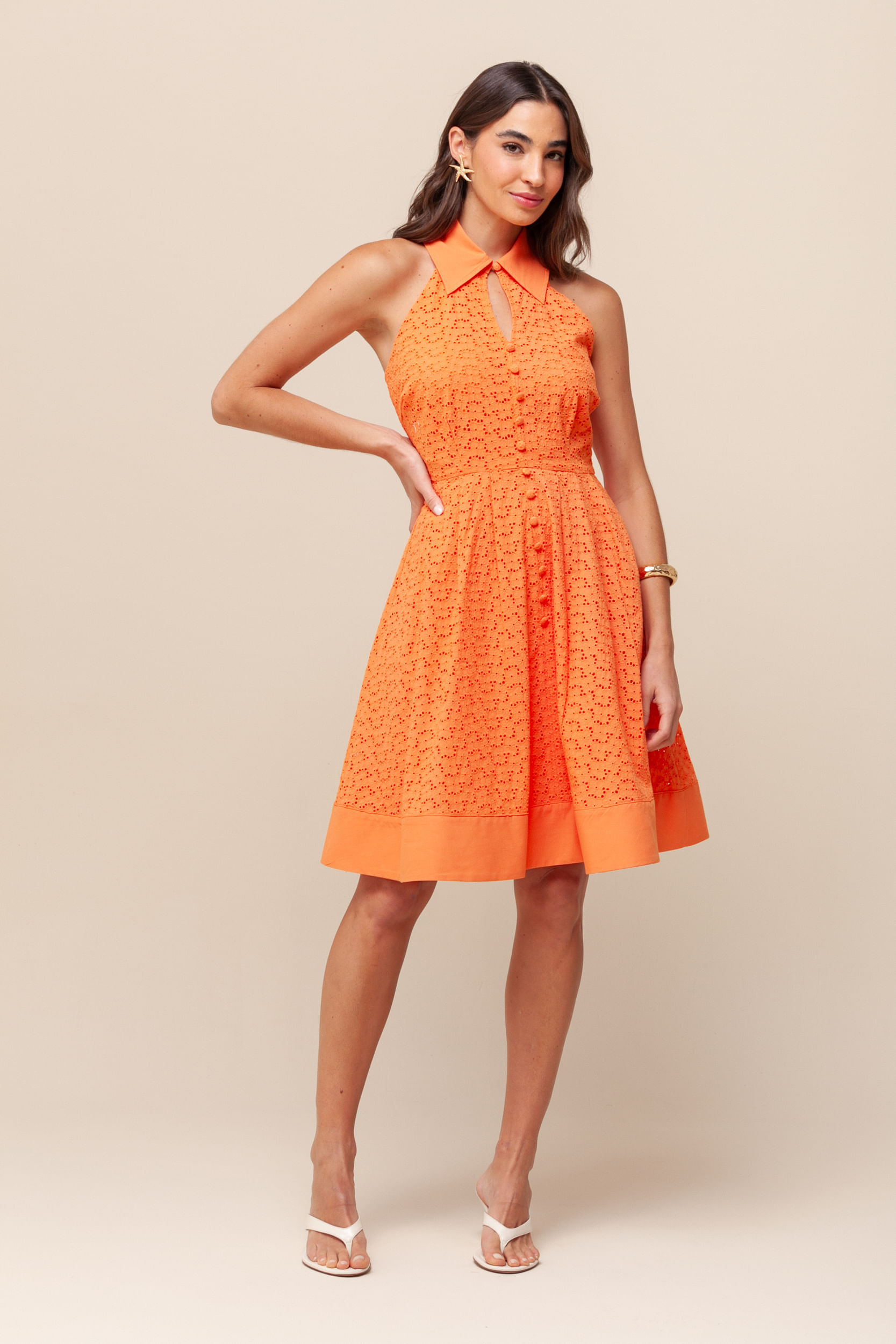9036135 - Vestido Curto Gola Laise   LARANJA