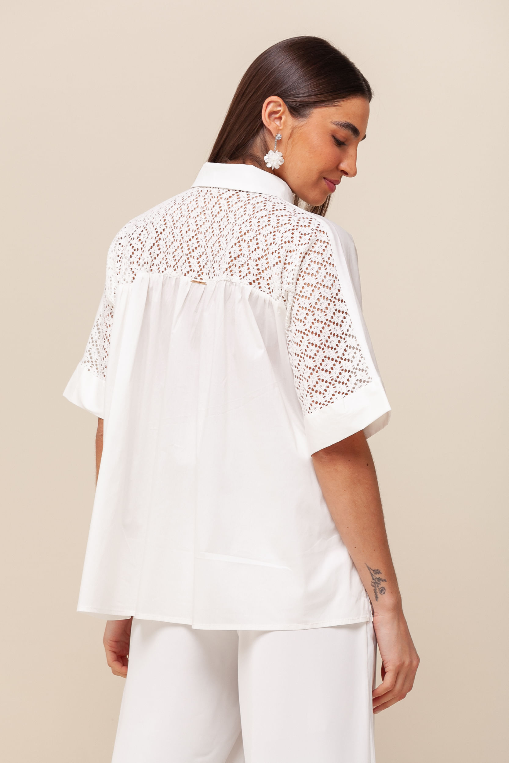 9036163 - Camisa Manga Curta Renda Costas OFF-WHITE 9036163 - Camisa Manga Curta Renda Costas OFF-WHITE