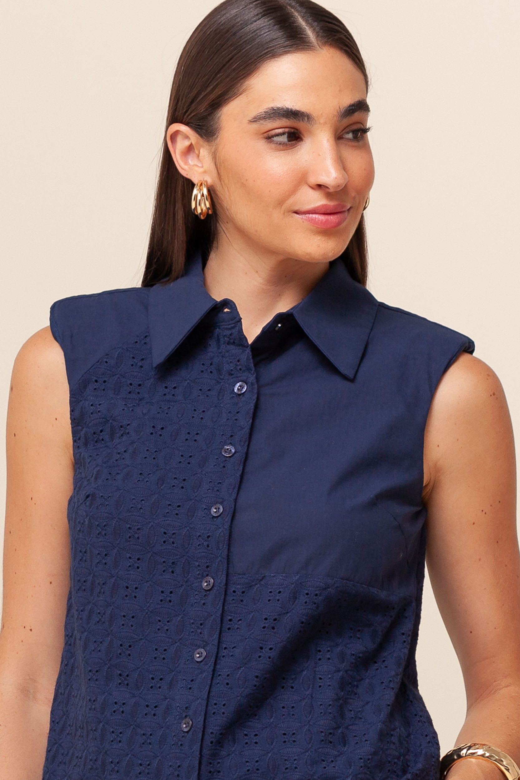 Camisa Sem Mangas Laise com Detalhe de Bolso MARINHO Camisa Sem Mangas Laise com Detalhe de Bolso MARINHO