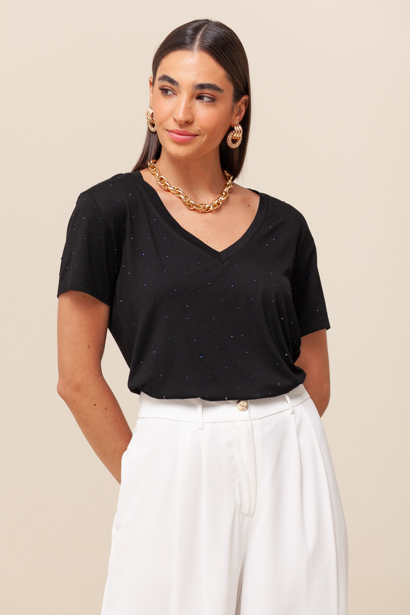 9036439 - Blusa Brilhos Decote V  PRETO