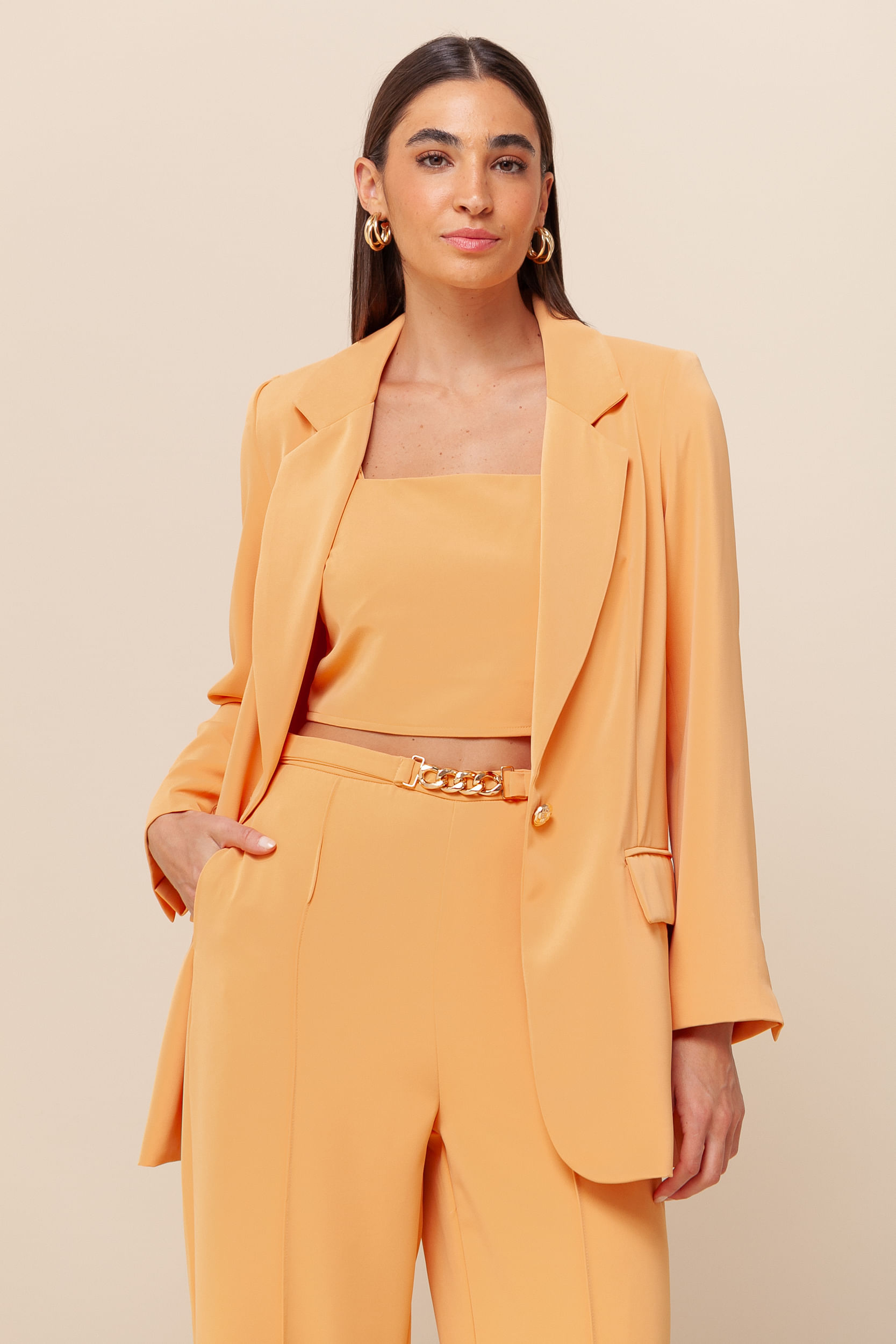 Blazer Alongado Alfaiataria Ombreiras CORAL Blazer Alongado Alfaiataria Ombreiras CORAL