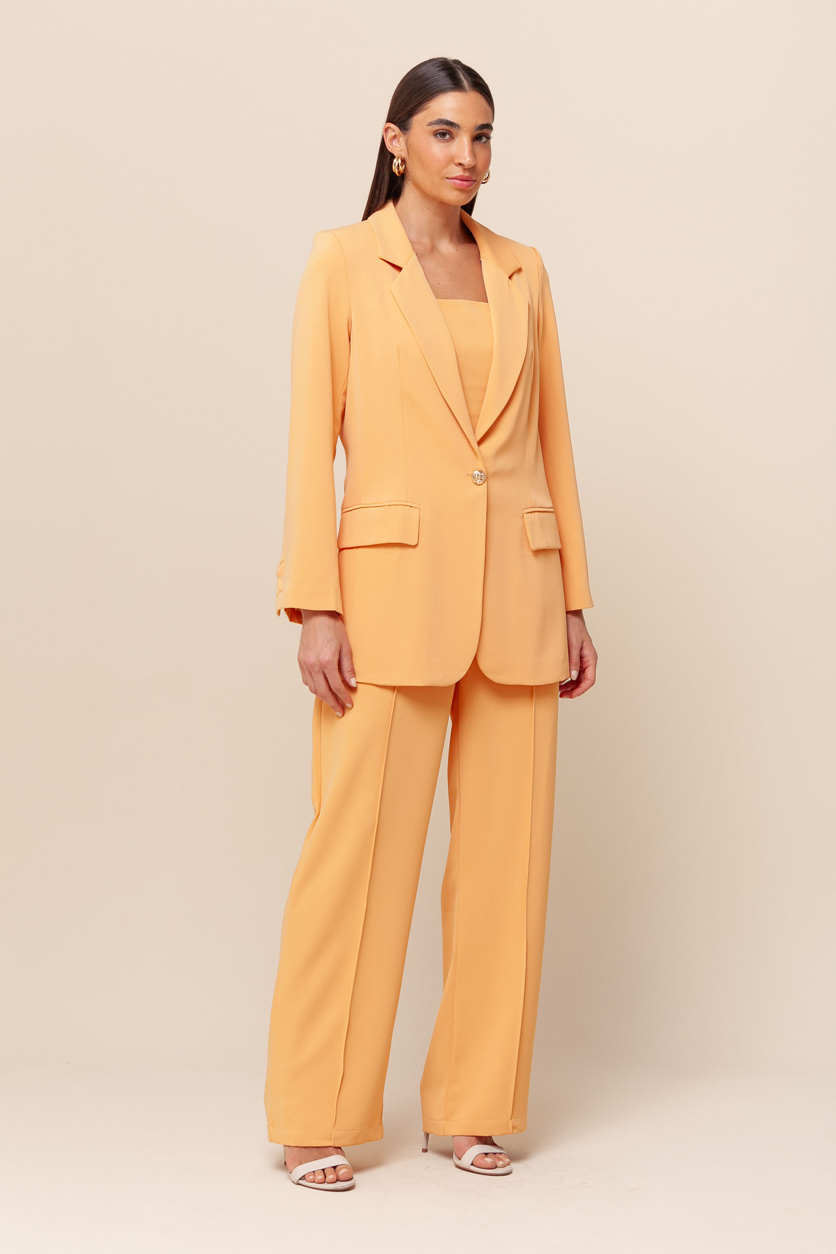 Blazer Alongado Alfaiataria Ombreiras CORAL Blazer Alongado Alfaiataria Ombreiras CORAL
