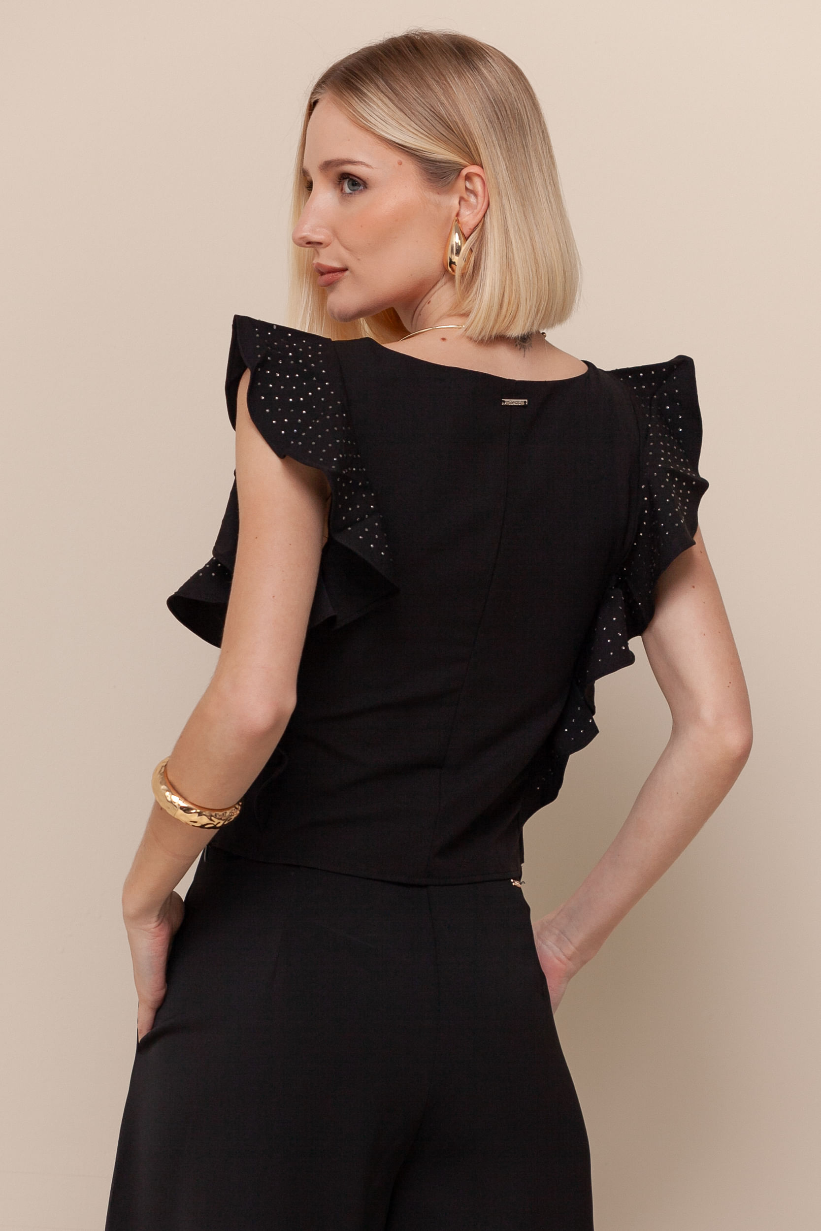 9035186 - Blusa Cropped Babados e Strass PRETO 9035186 - Blusa Cropped Babados e Strass PRETO