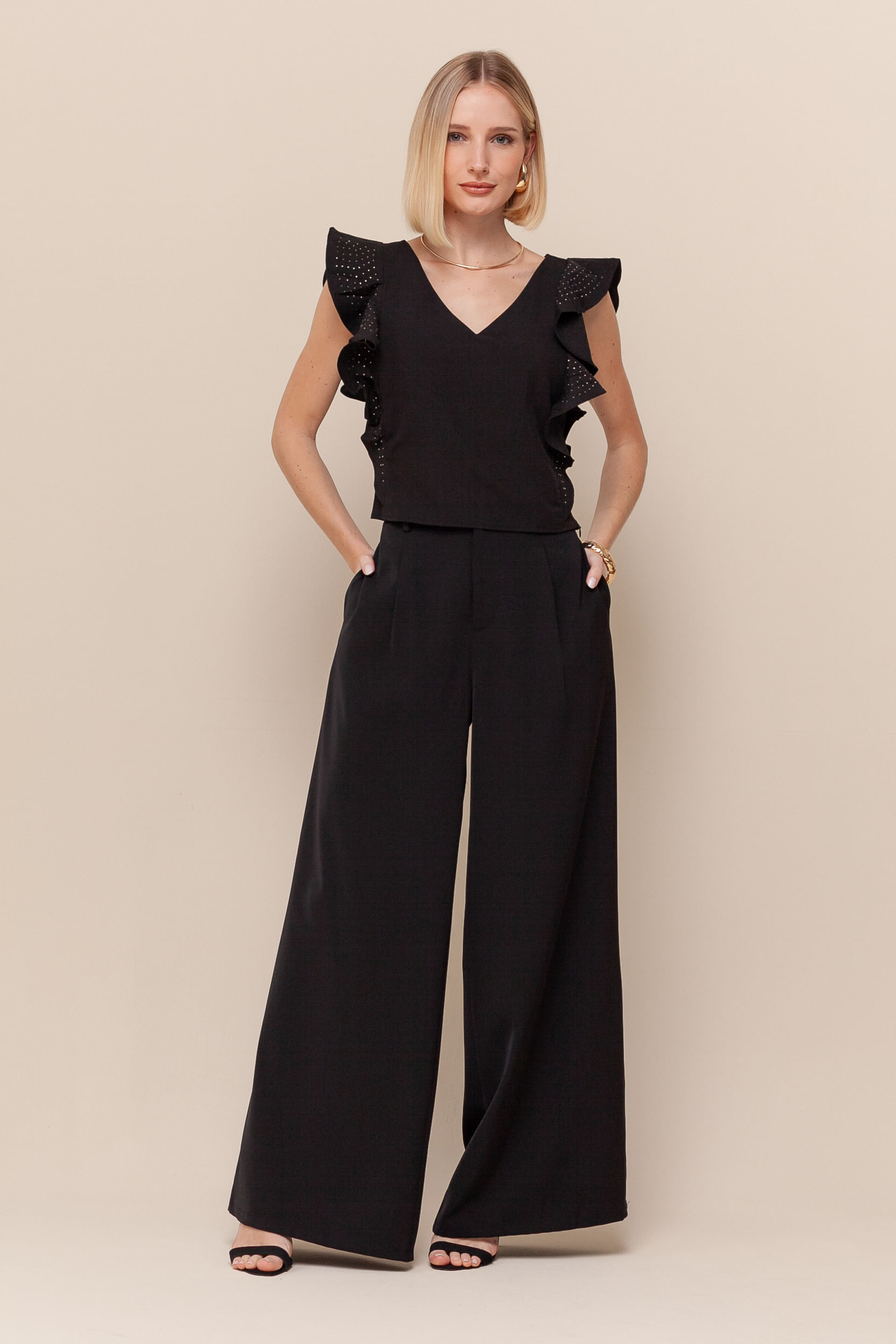 9035186 - Blusa Cropped Babados e Strass PRETO 9035186 - Blusa Cropped Babados e Strass PRETO