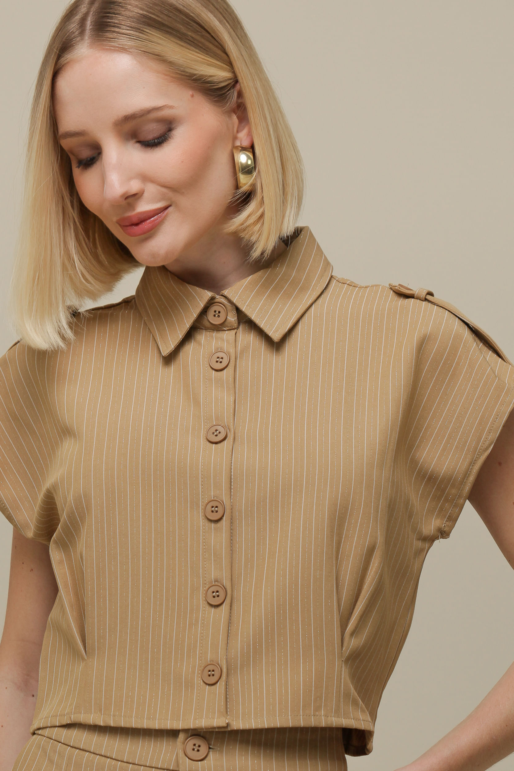 9036099 - Camisa Risca de Giz com Brilho  CARAMELO