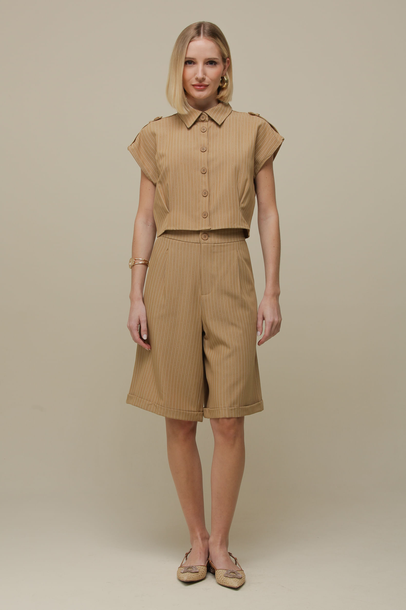 9036099 - Camisa Risca de Giz com Brilho  CARAMELO