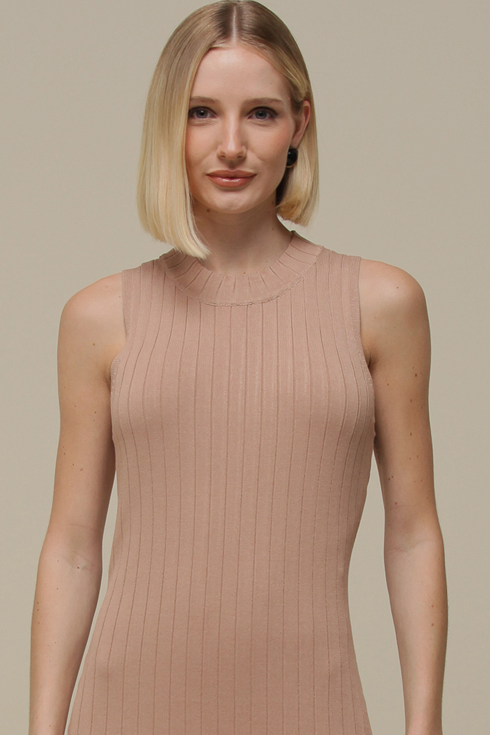 9036272 - Vestido Midi Tricô Canelado  BEGE