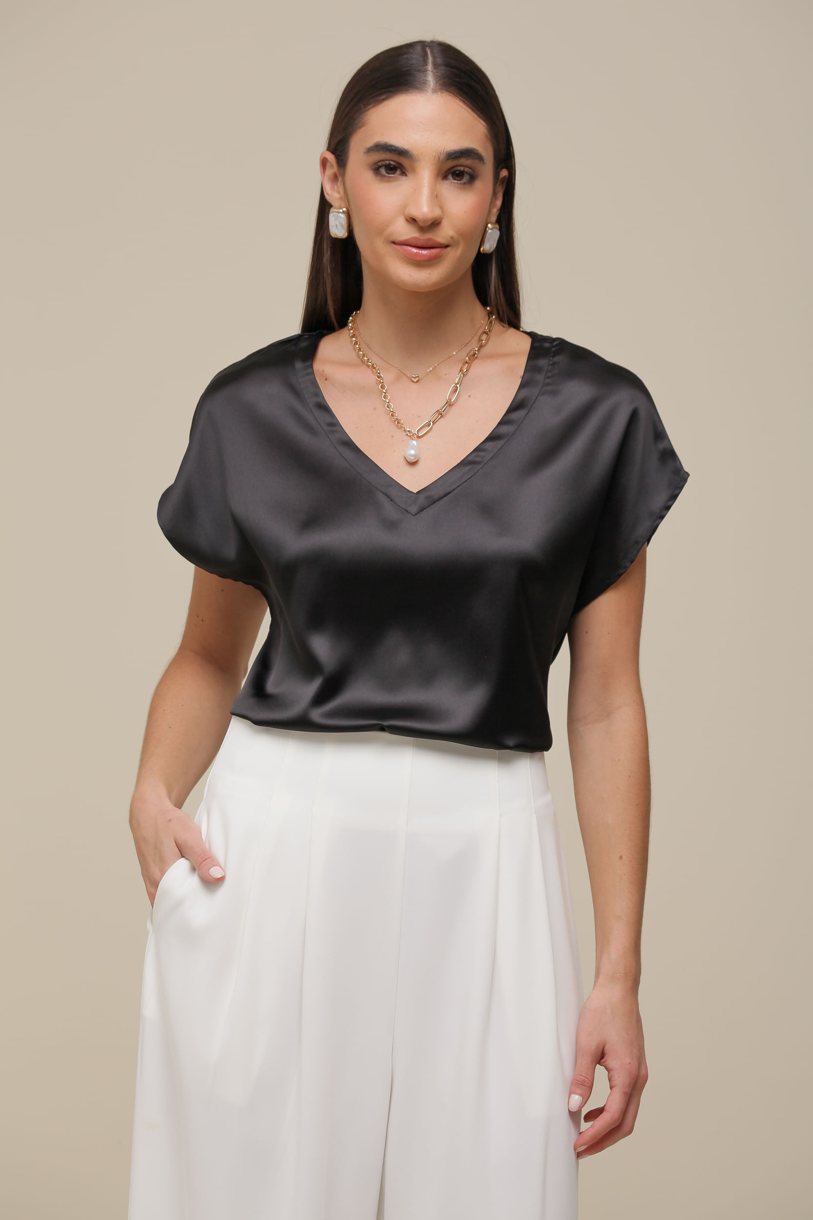 9036369 - Blusa Ampla Colar  PRETO