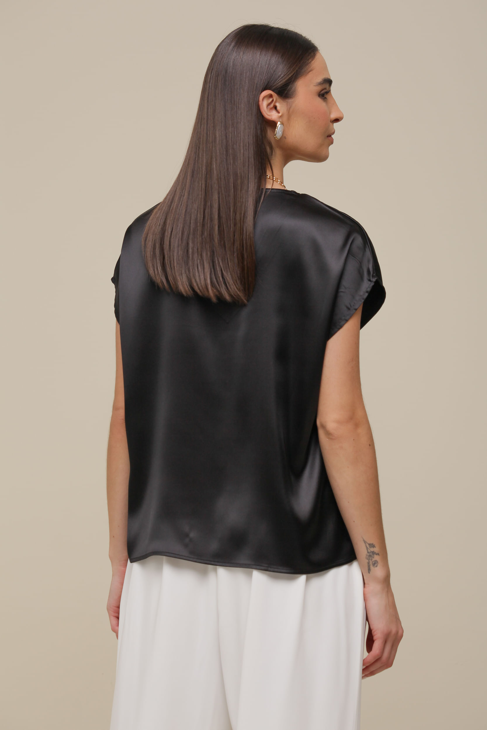 9036369 - Blusa Ampla Colar PRETO 9036369 - Blusa Ampla Colar PRETO