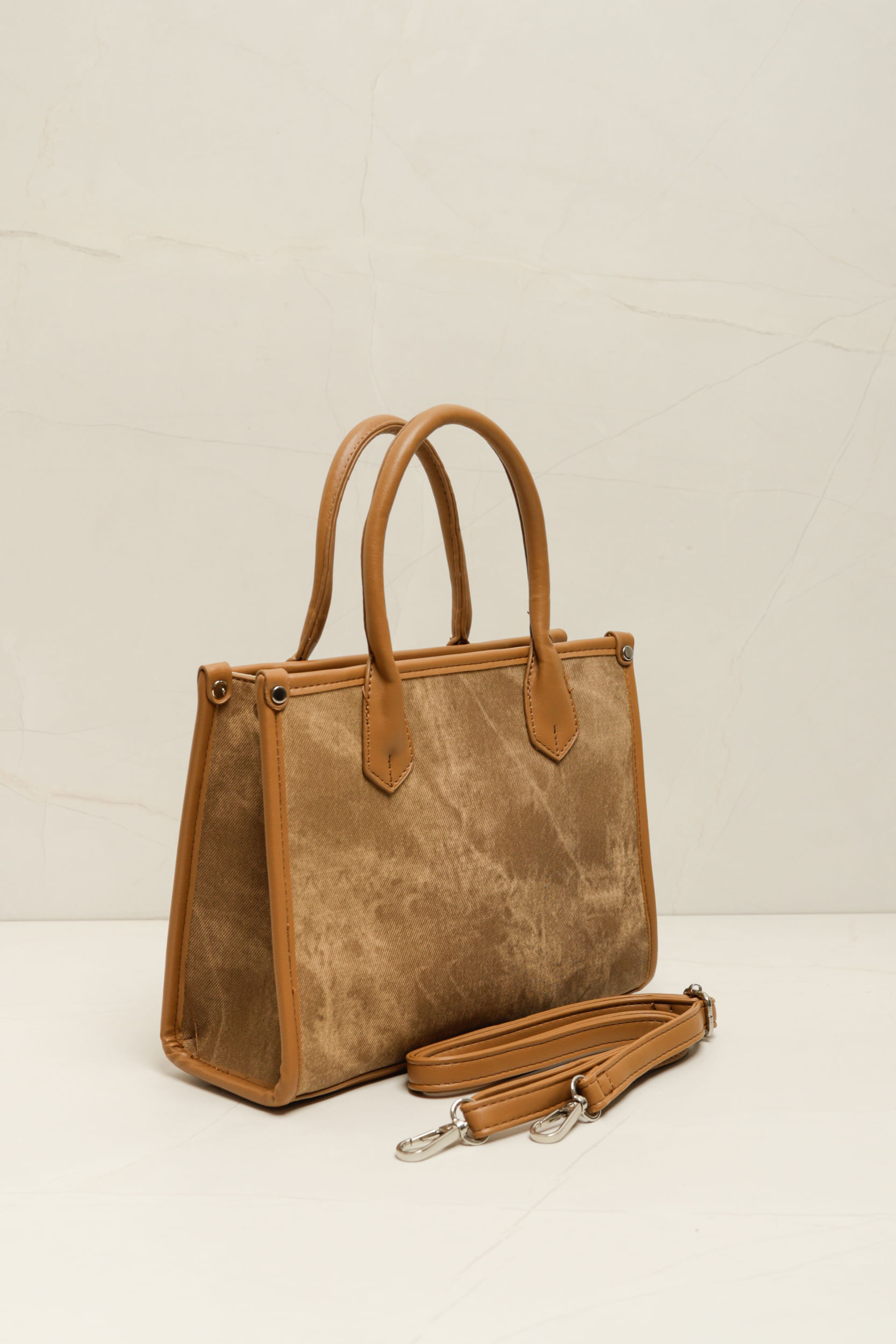 9035906 - Bolsa Alça Média Metalizada  MARROM