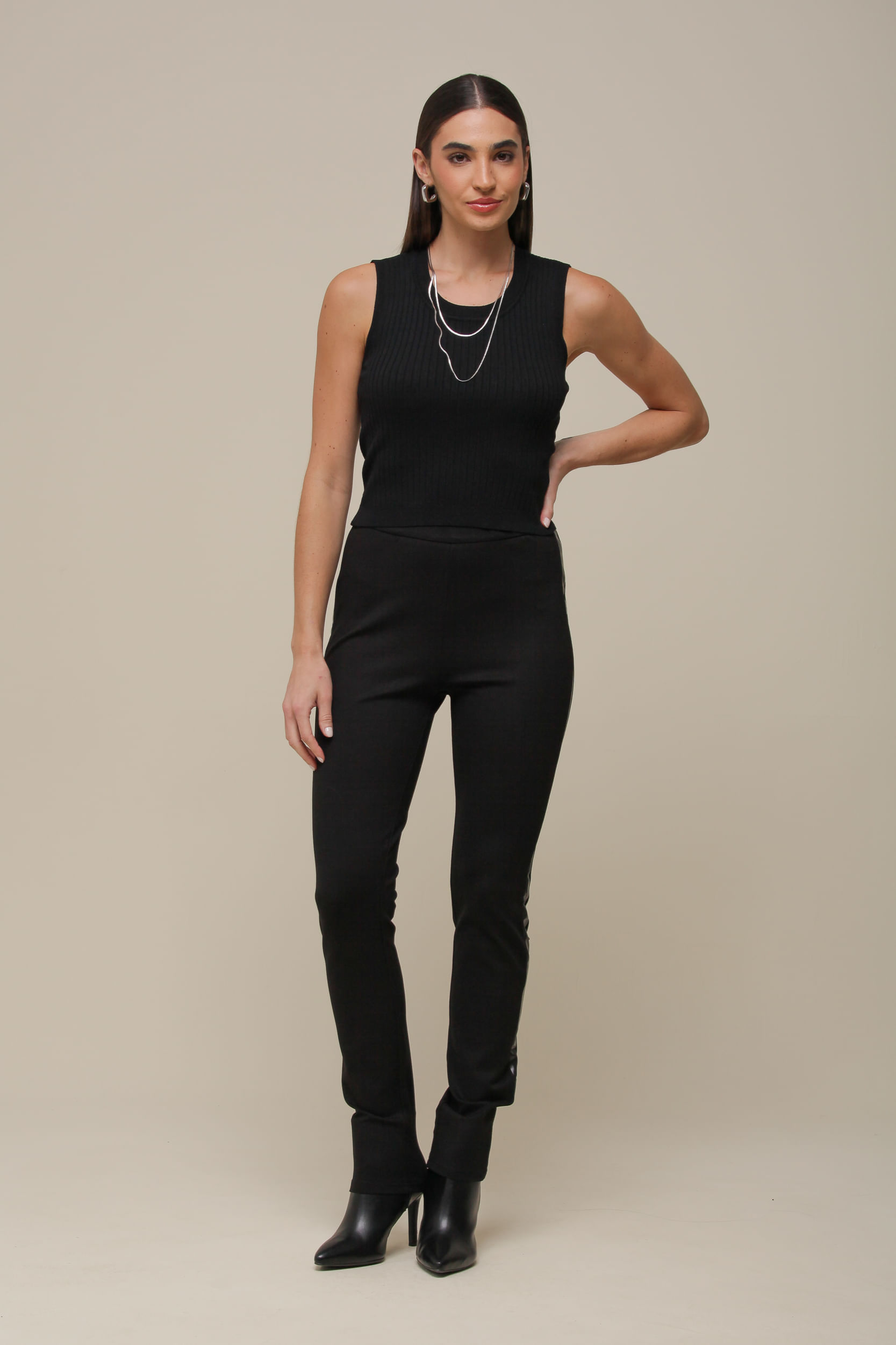 9036476 - Regata Cropped Tricô PRETO 9036476 - Regata Cropped Tricô PRETO