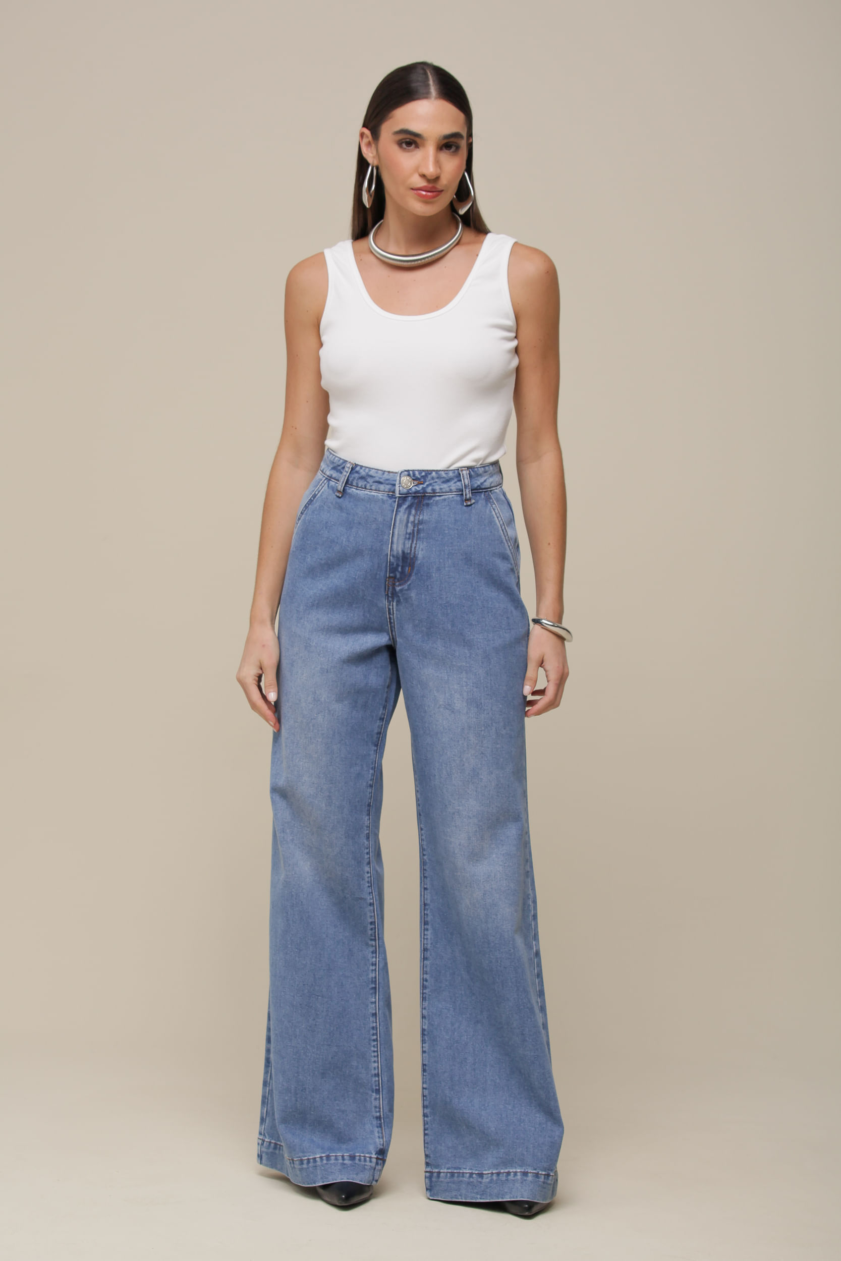 9036463 - Calça Jeans Reta Detalhe Barra Larga  JEANS