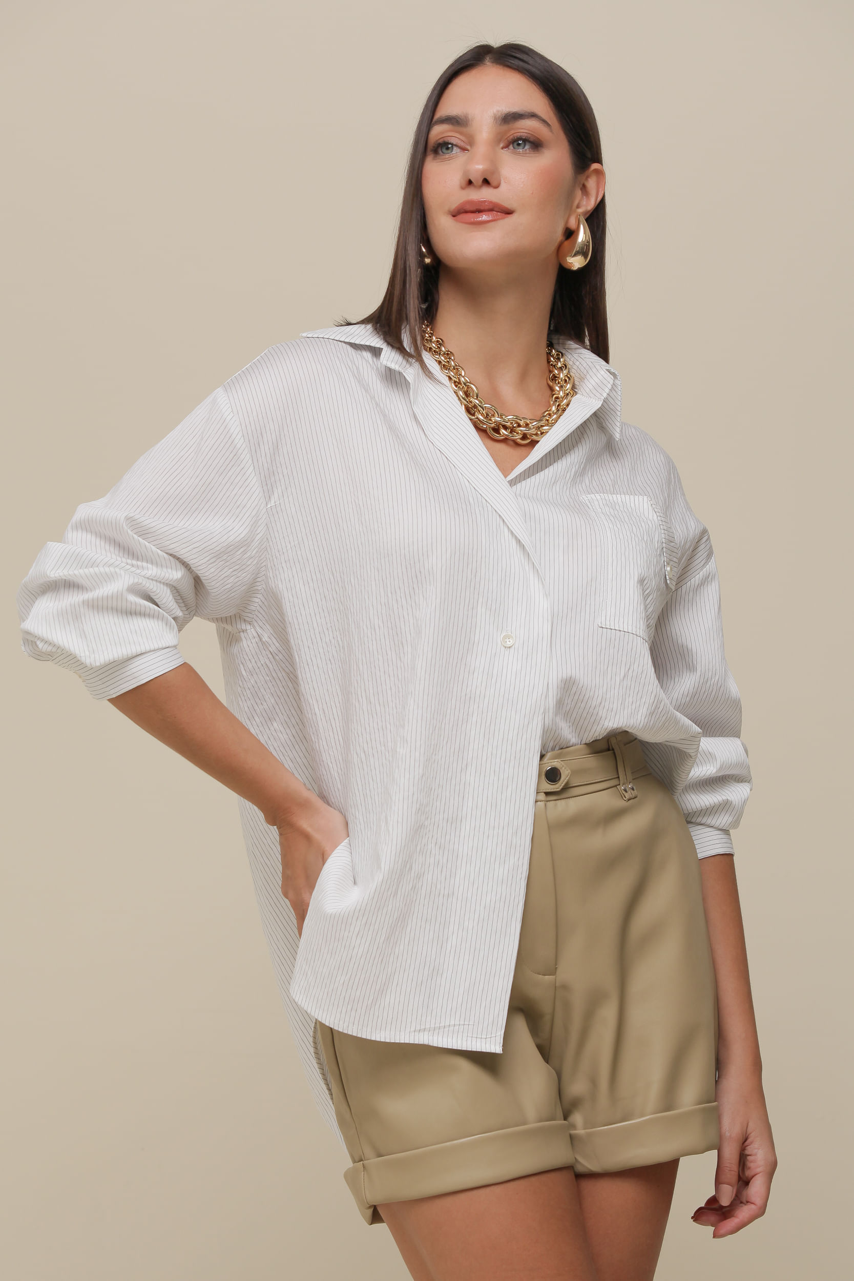 9036149 - Camisa Listrada Bolso Assimétrico  OFF-WHITE