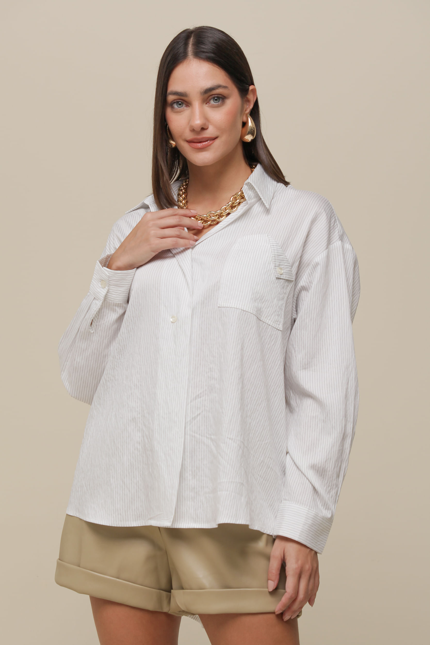 9036149 - Camisa Listrada Bolso Assimétrico OFF-WHITE 9036149 - Camisa Listrada Bolso Assimétrico OFF-WHITE