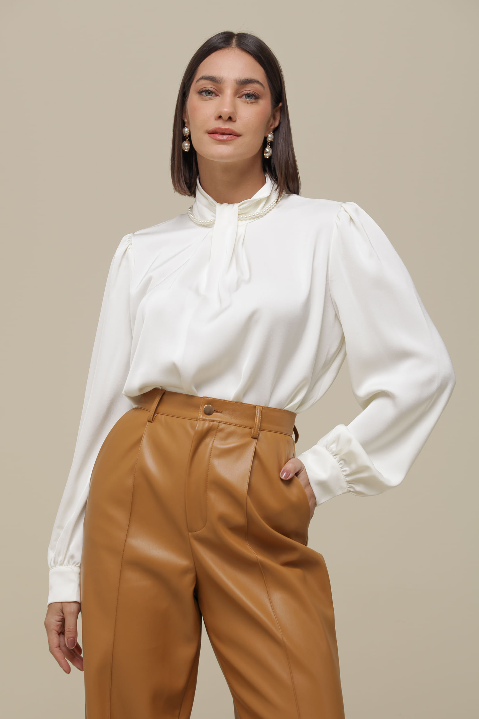 9036382 - Blusa Gravatinha Gola Pérola   OFF-WHITE