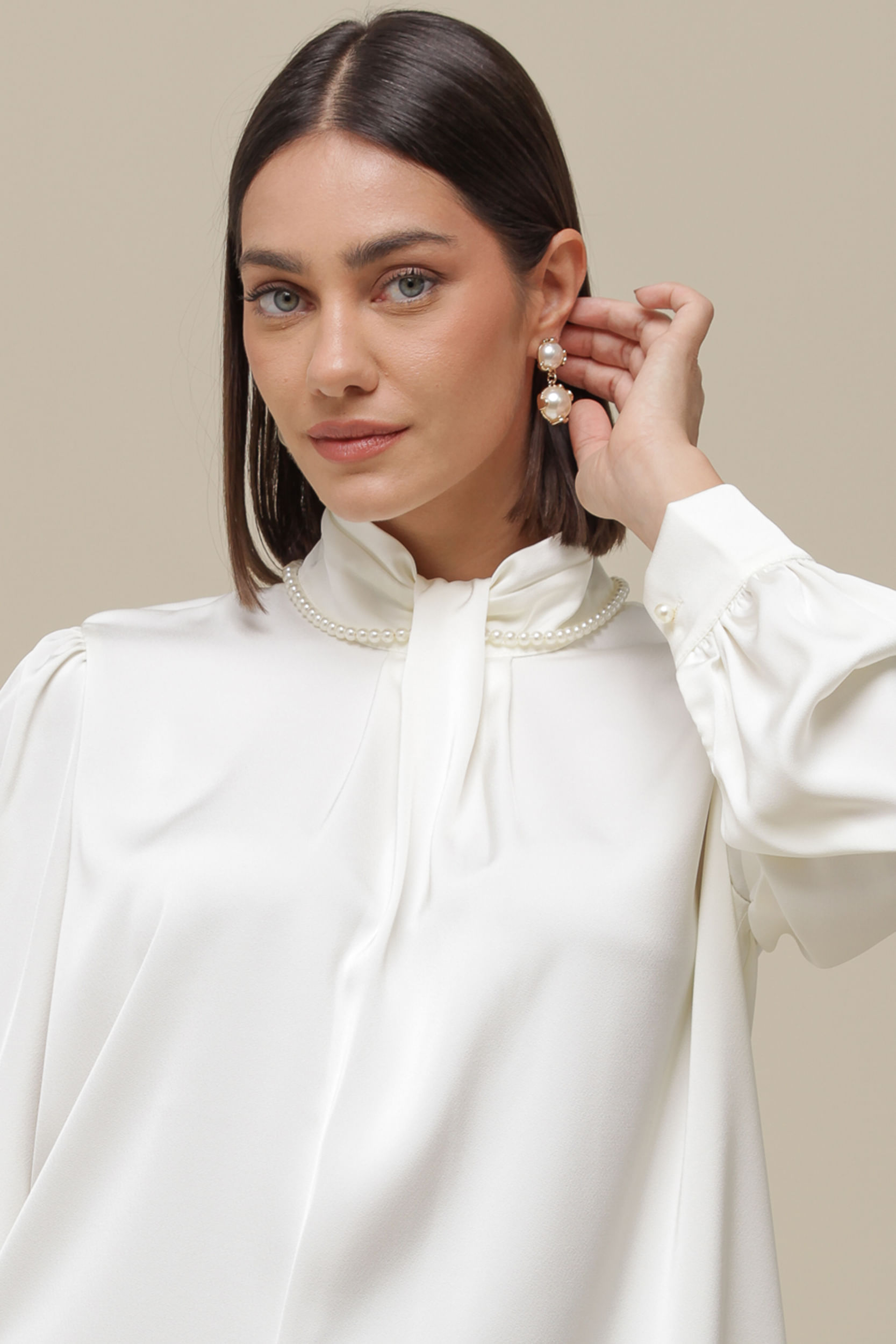 9036382 - Blusa Gravatinha Gola Pérola OFF-WHITE 9036382 - Blusa Gravatinha Gola Pérola OFF-WHITE