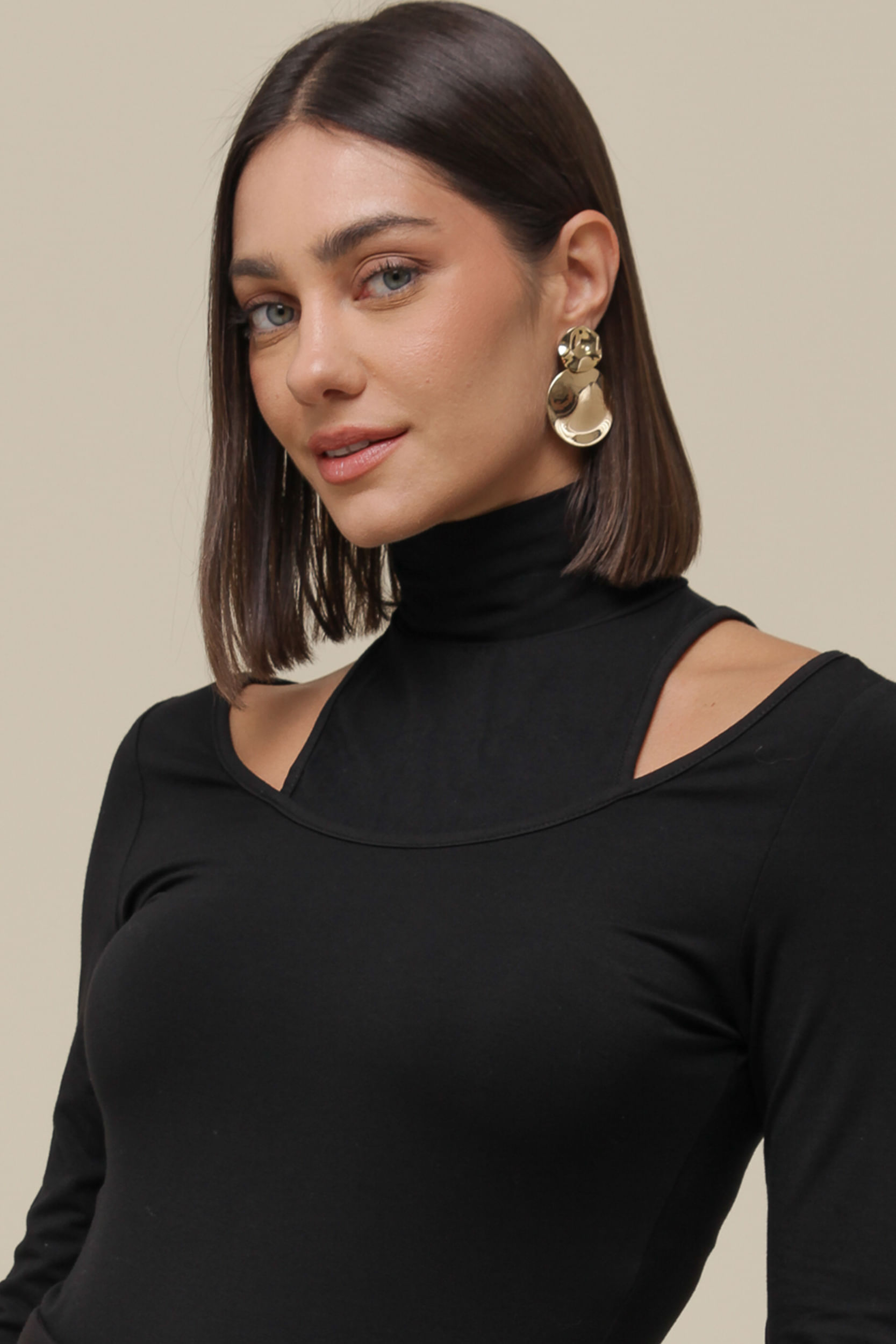 9036518 - Blusa Malha Gola Alta Recortes Ombro PRETO 9036518 - Blusa Malha Gola Alta Recortes Ombro PRETO