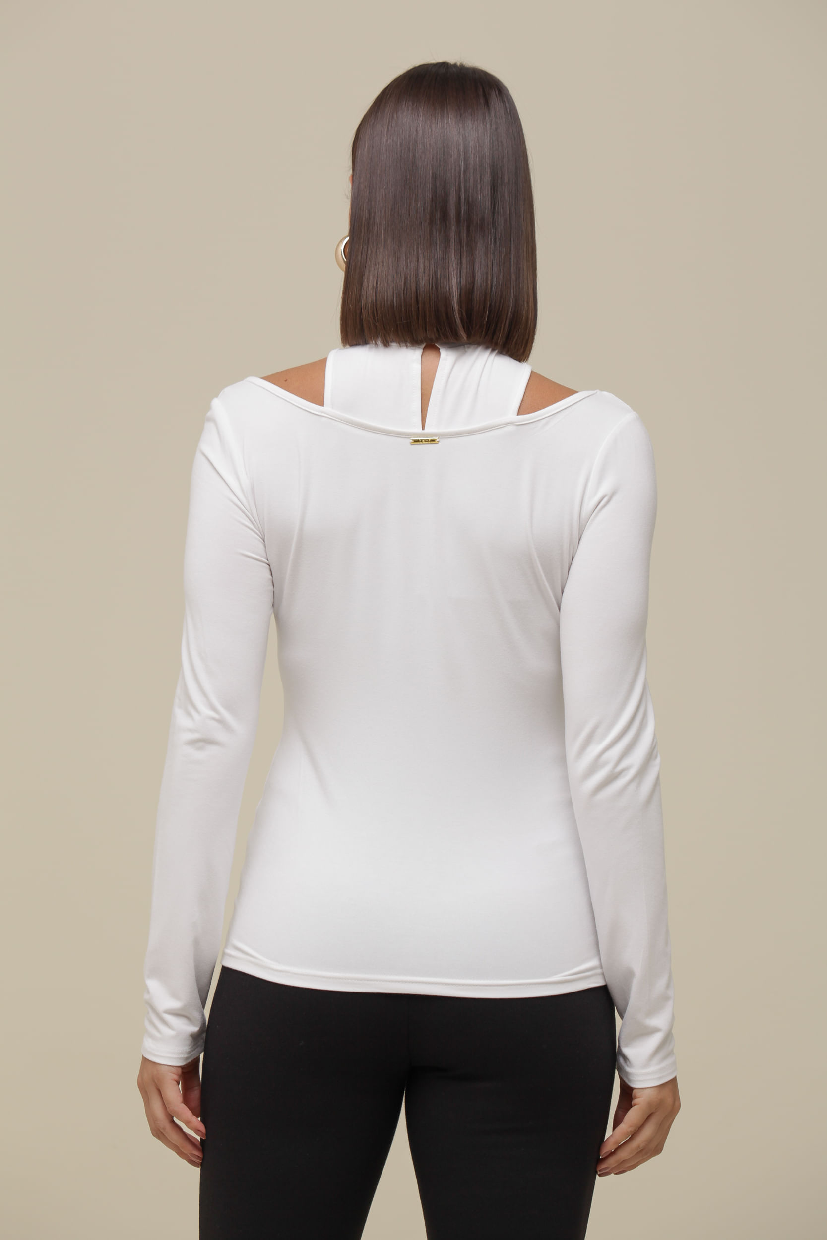 9036518 - Blusa Malha Gola Alta Recortes Ombro OFF-WHITE 9036518 - Blusa Malha Gola Alta Recortes Ombro OFF-WHITE