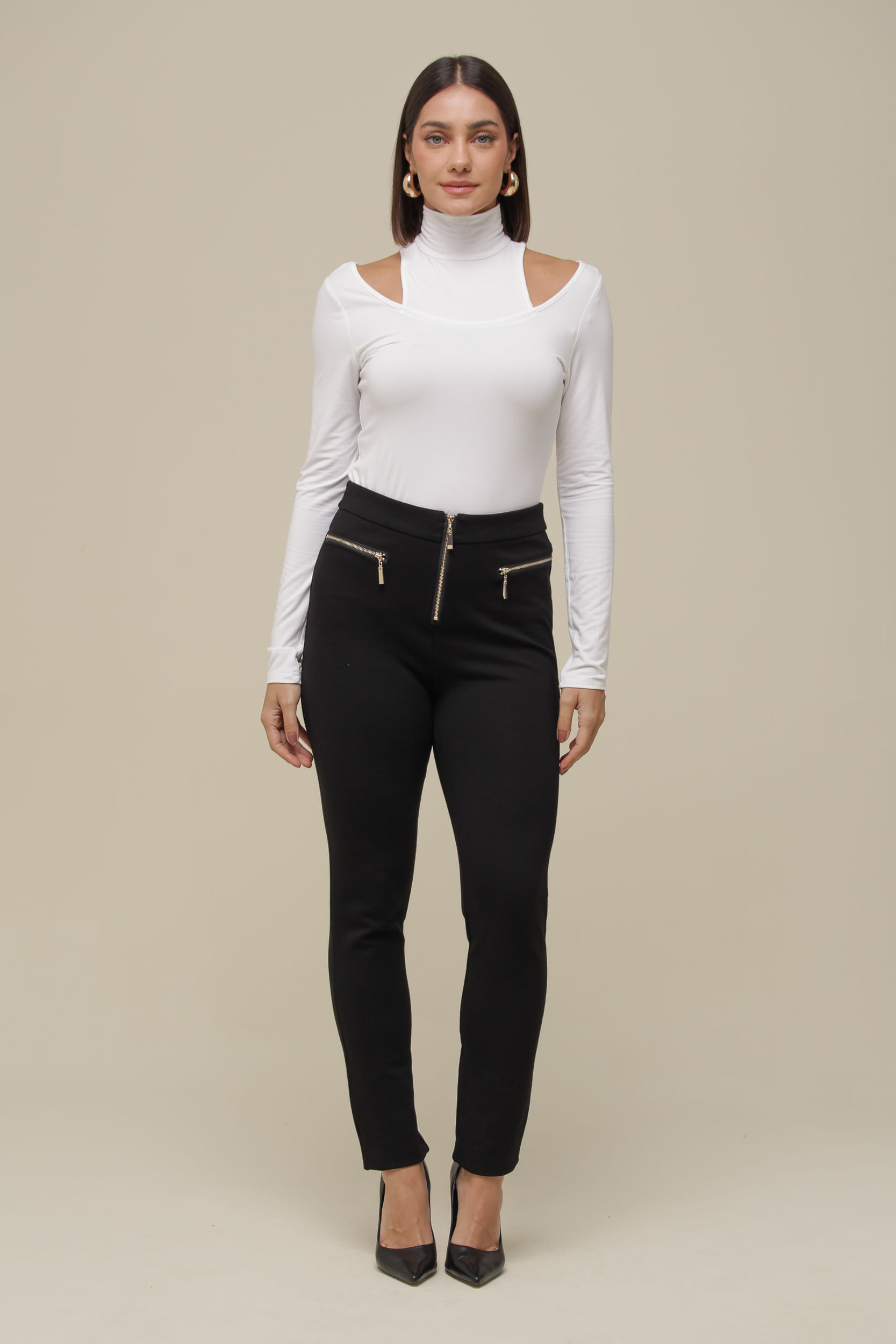 9036518 - Blusa Malha Gola Alta Recortes Ombro OFF-WHITE 9036518 - Blusa Malha Gola Alta Recortes Ombro OFF-WHITE