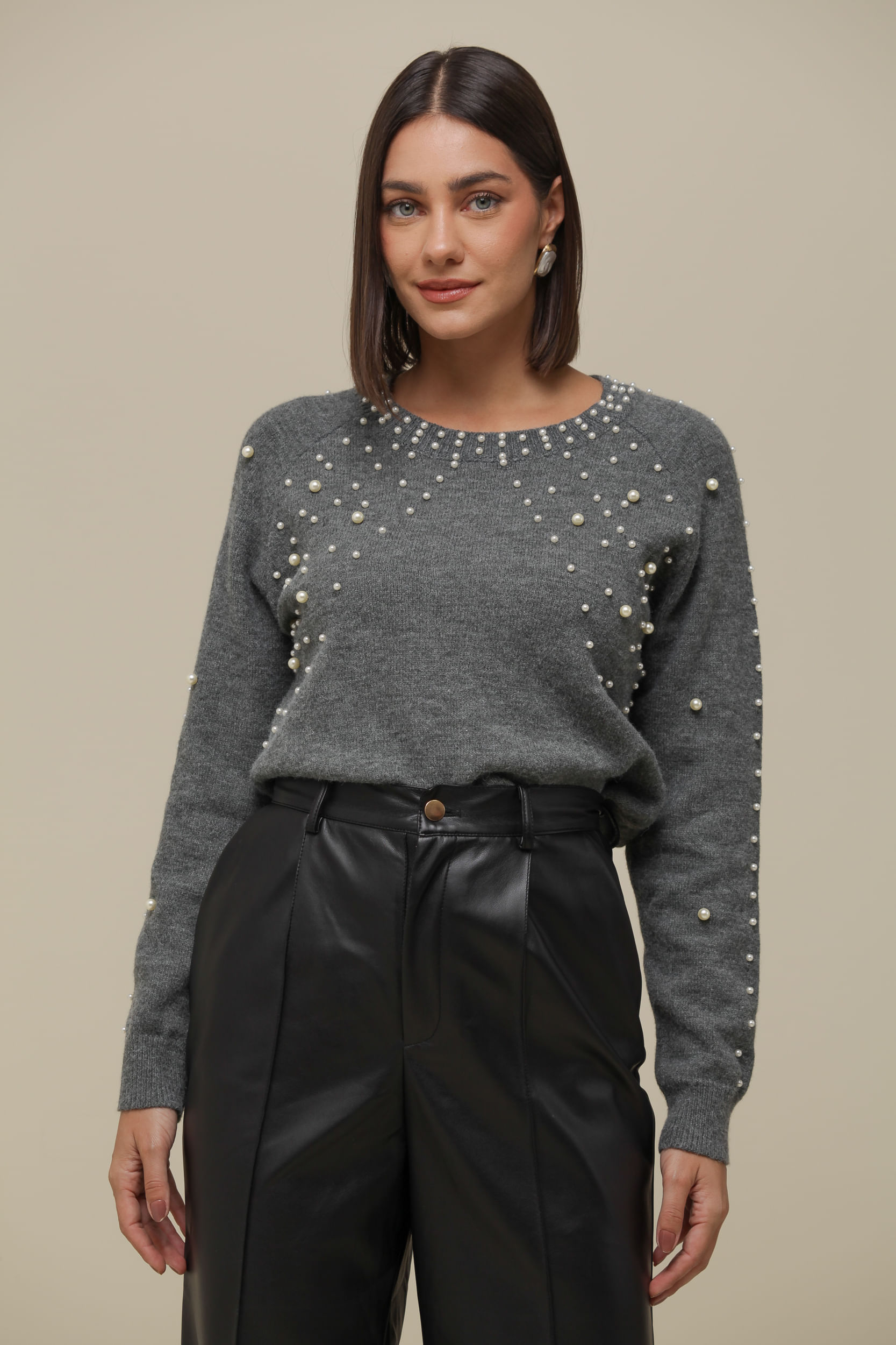 9036541 - Blusa Tricô Manga Longa Com Pérolas   CINZA