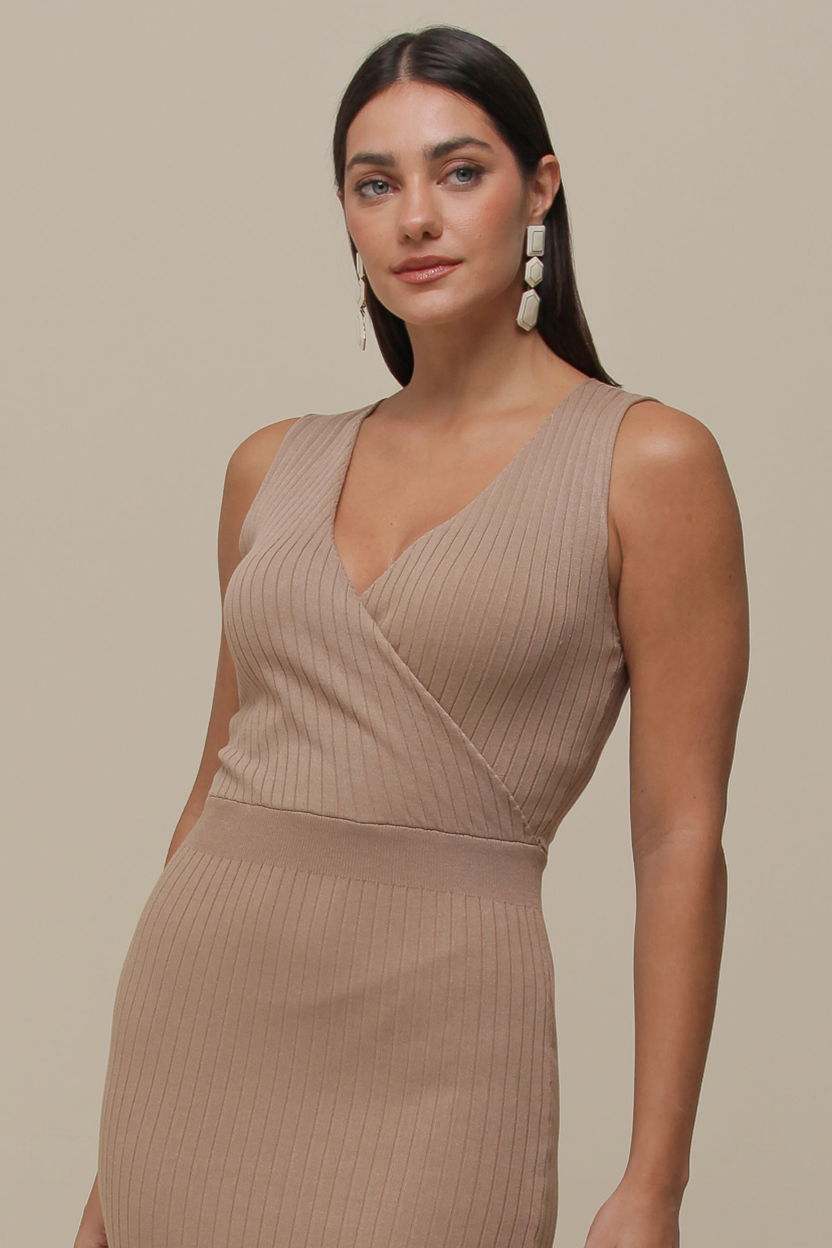 9036542 - Vestido Midi Tricô Decote Transpassado   BEGE