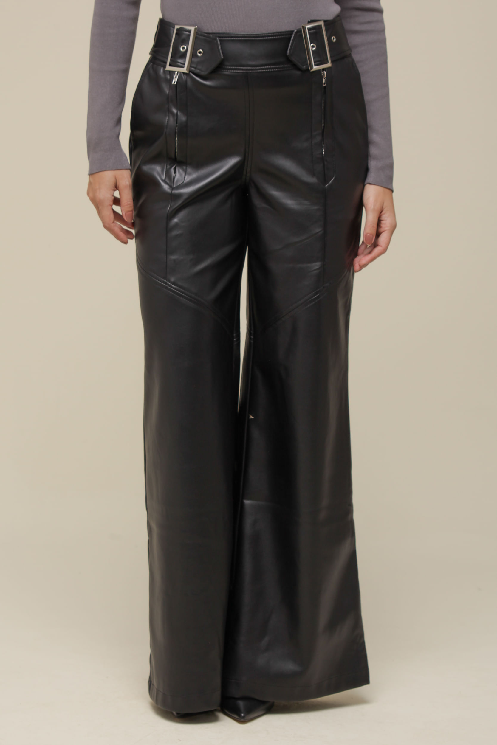 9036262 - Calça PU Pantalona Maxi Fivela PRETO