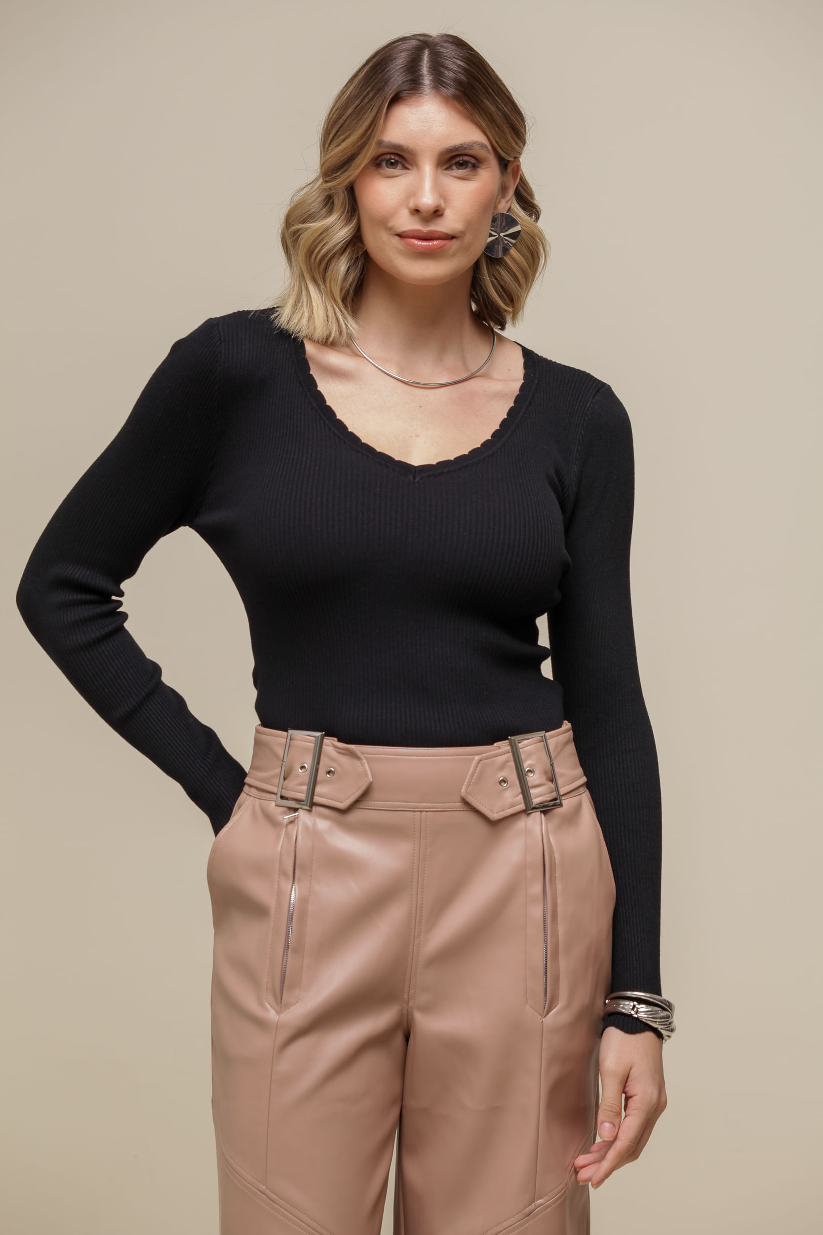 9036573 - Blusa Tricô Detalhe Ondas PRETO