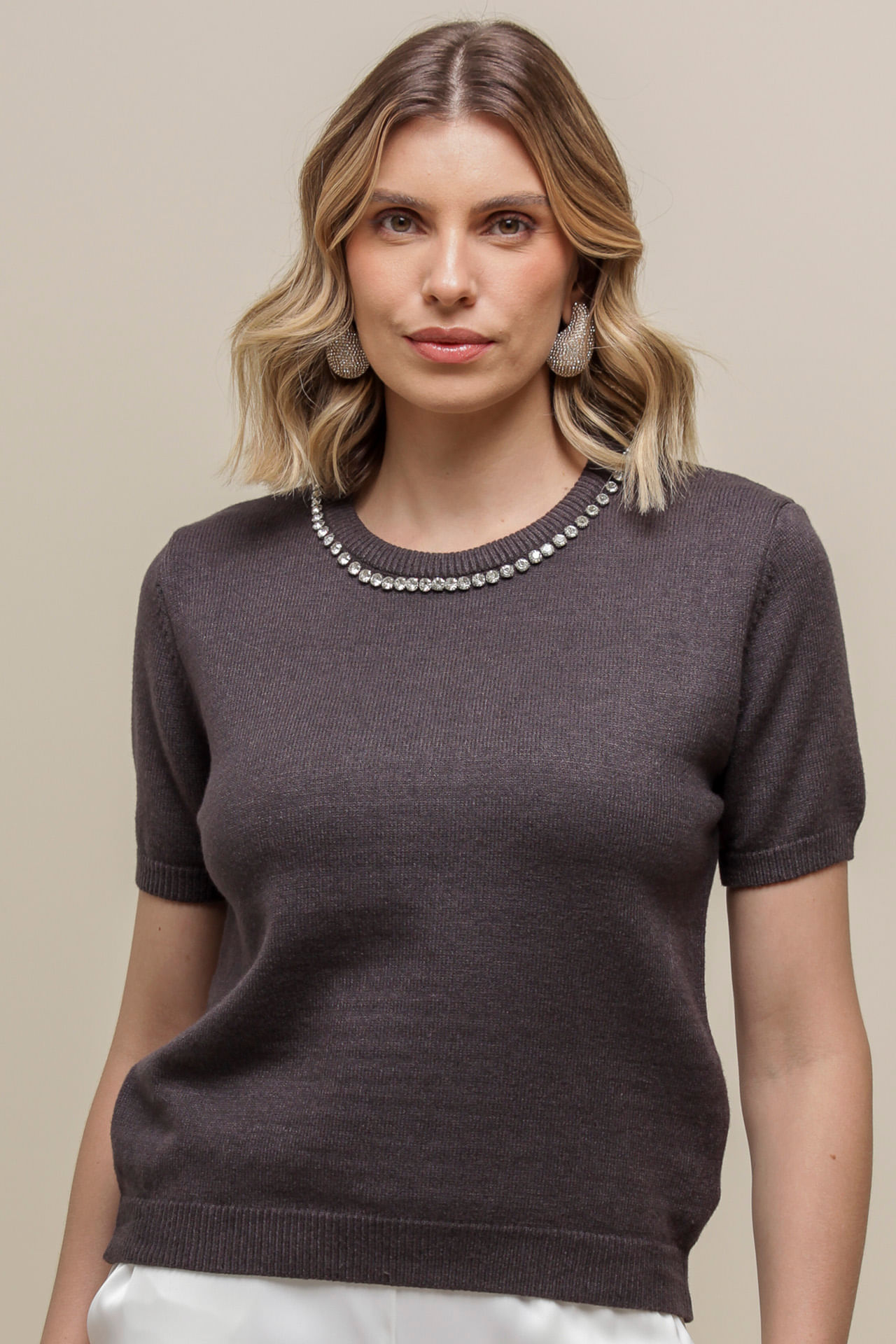 9036274 - Blusa Tricô Colar de Brilhos CINZA 9036274 - Blusa Tricô Colar de Brilhos CINZA
