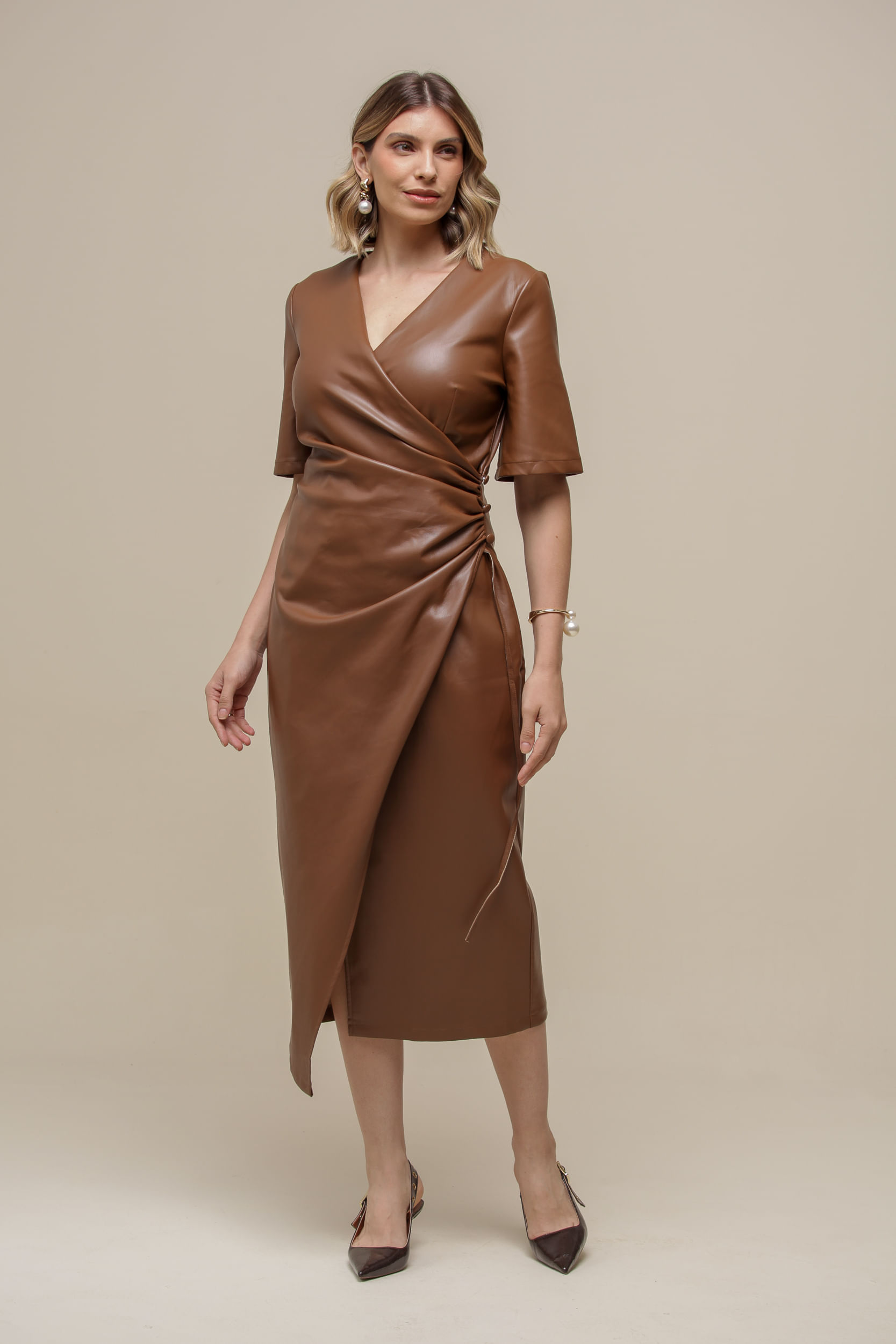 9036596 - Vestido PU Transpassado  MARROM