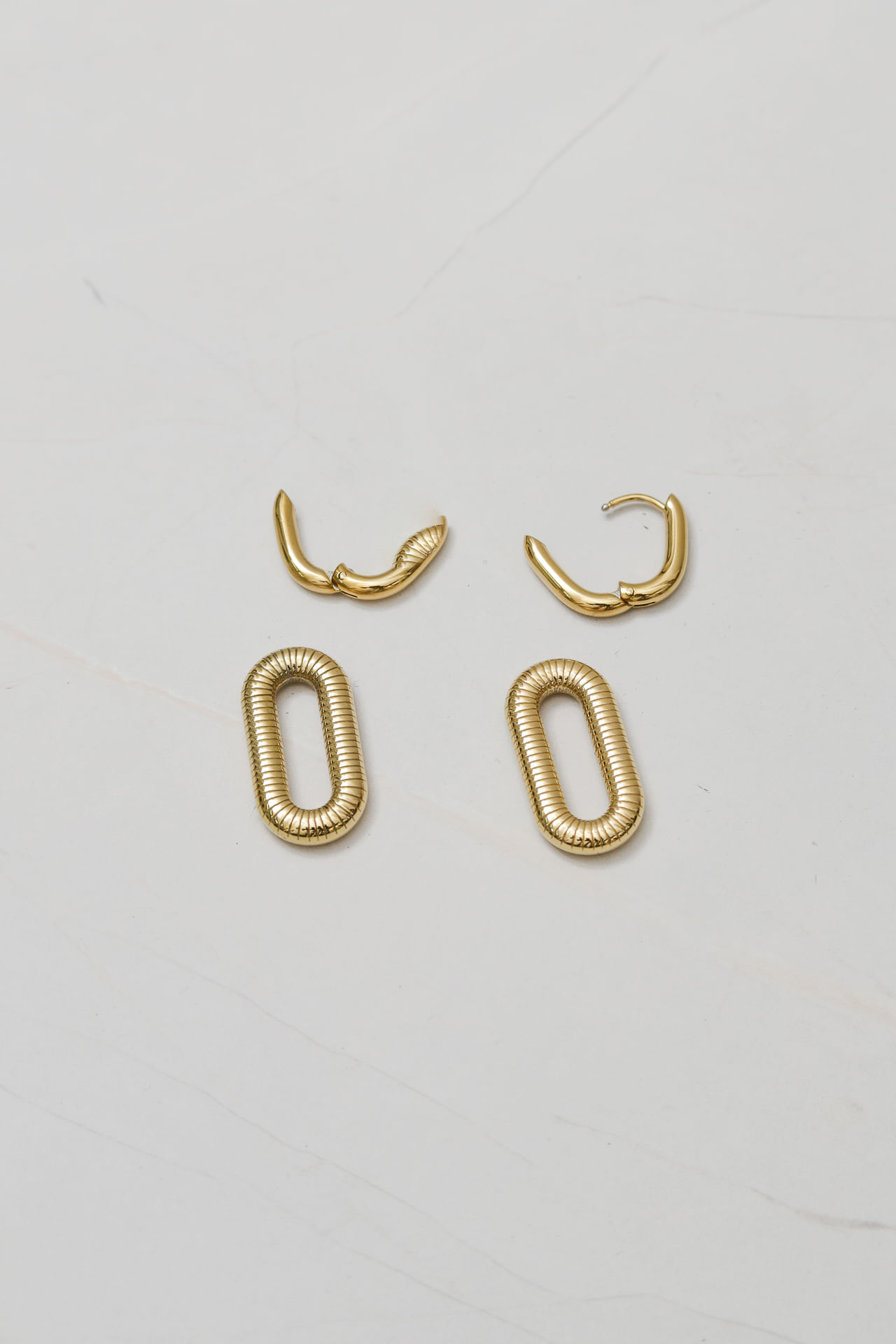9036643 - Brinco Argola com Elo DOURADO