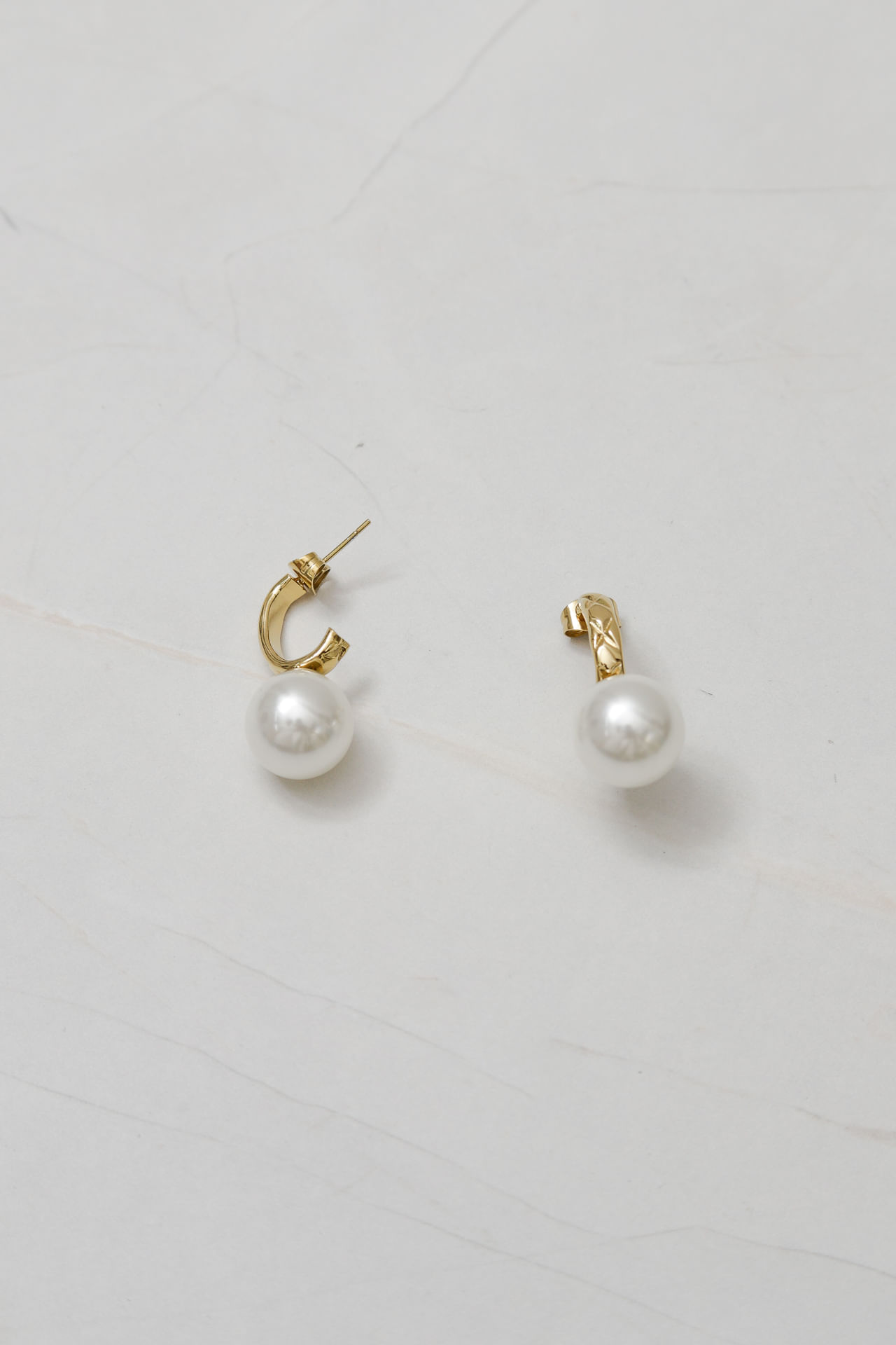 9036668 - Brinco Pingente Perola  DOURADO