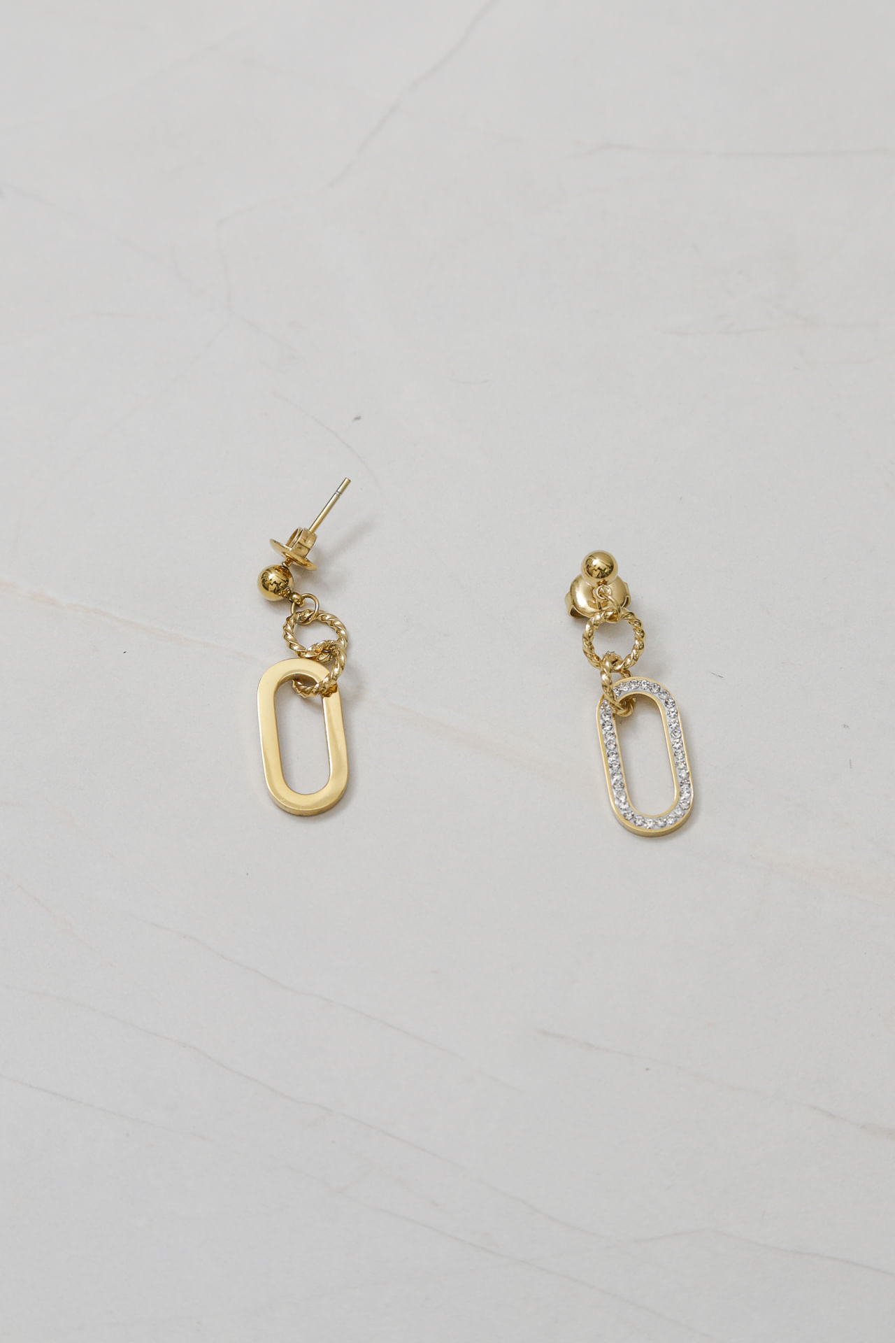 9036675 - Brinco Elos Strass DOURADO 9036675 - Brinco Elos Strass DOURADO