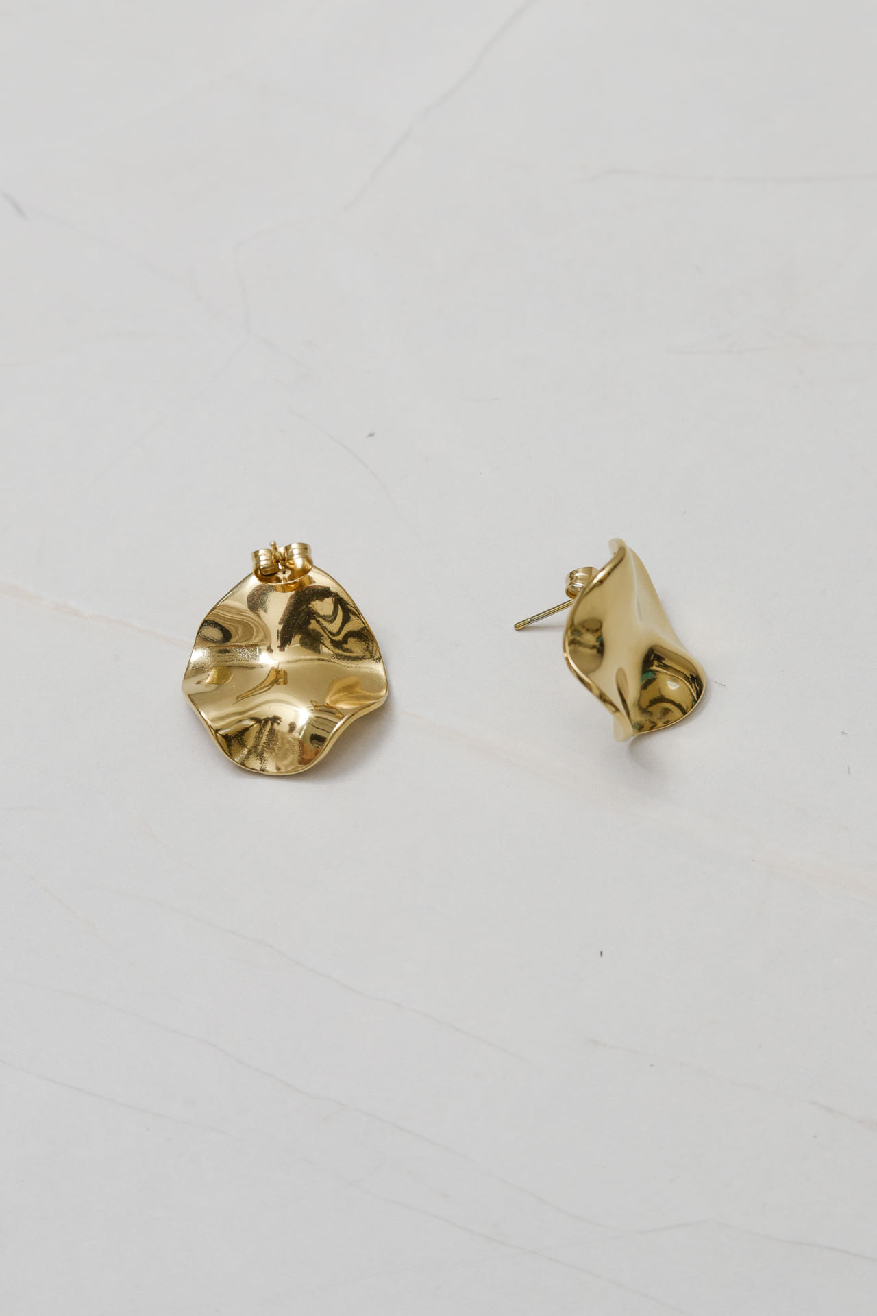 9036692 - Brinco Losango Orgânico  DOURADO