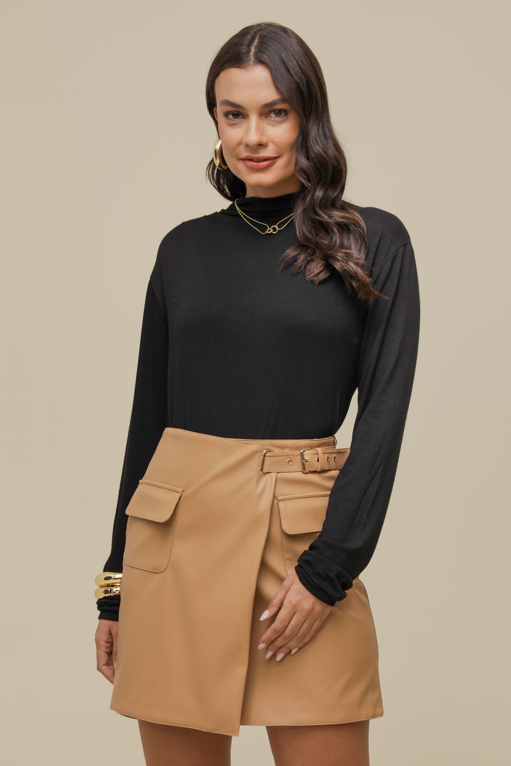 9034002 - Blusa Gola Alta Franzida PRETO