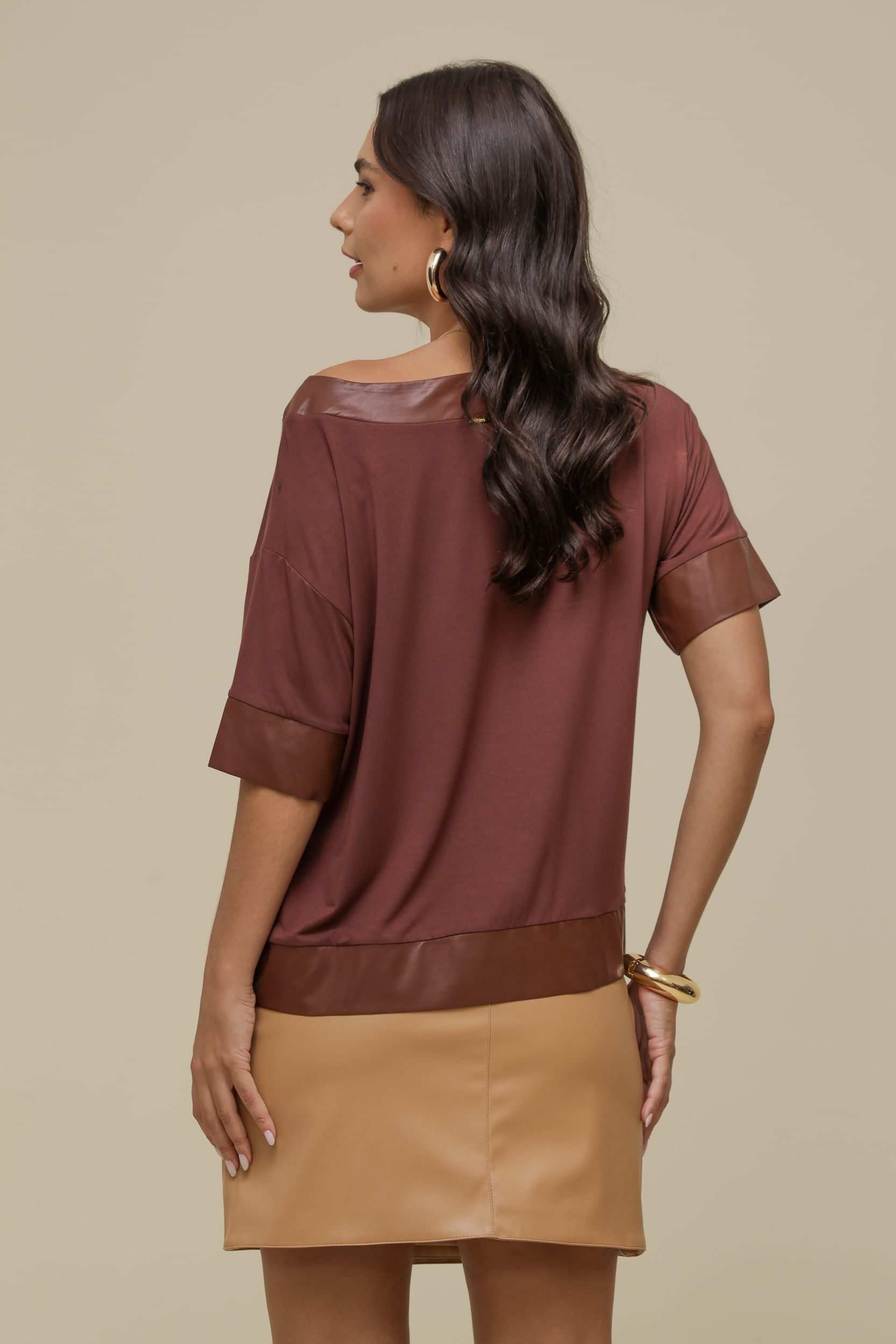9036455 - Blusa Malha com Detalhes em PU MARROM 9036455 - Blusa Malha com Detalhes em PU MARROM