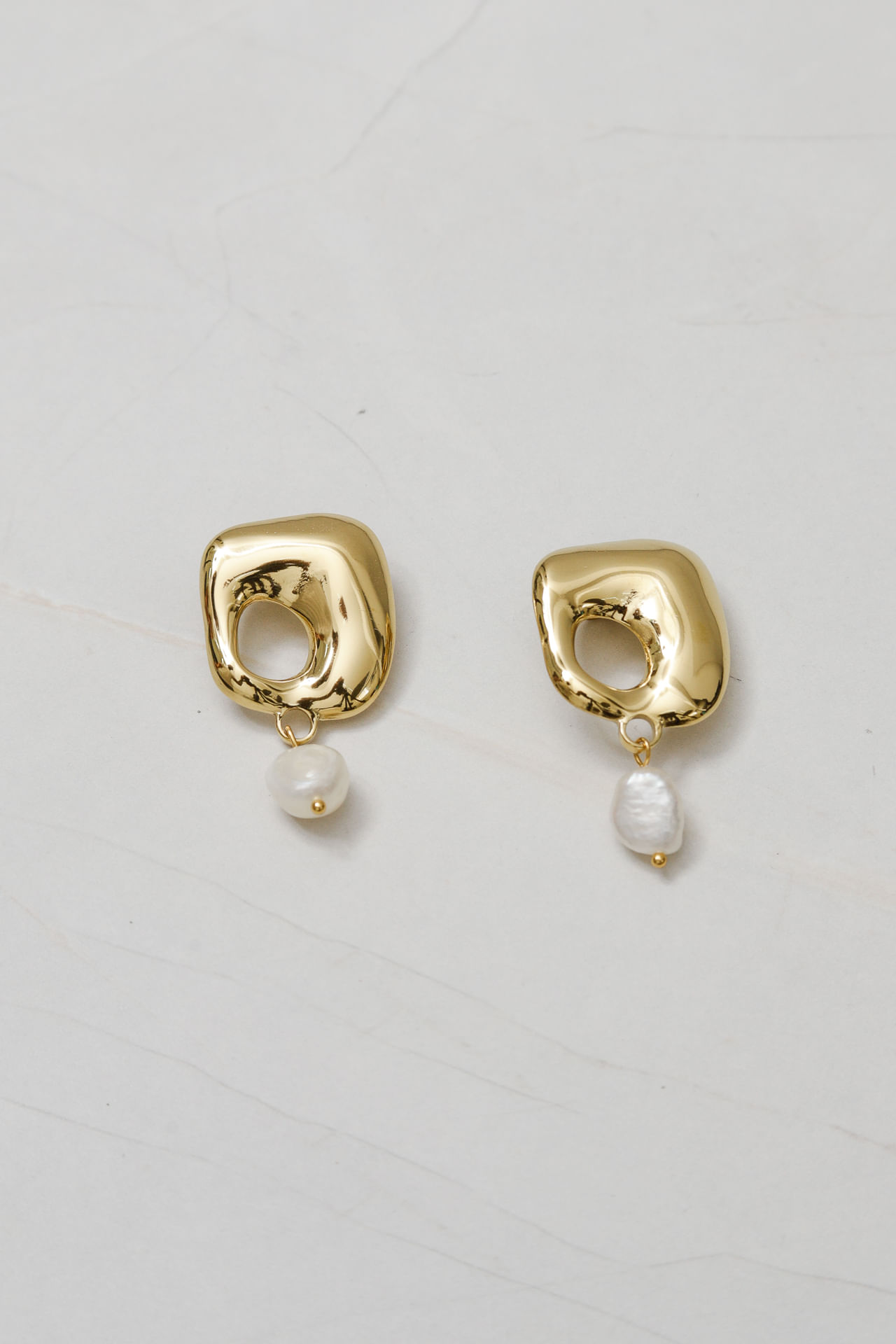 9036686 - Brinco Orgânico Perola  DOURADO