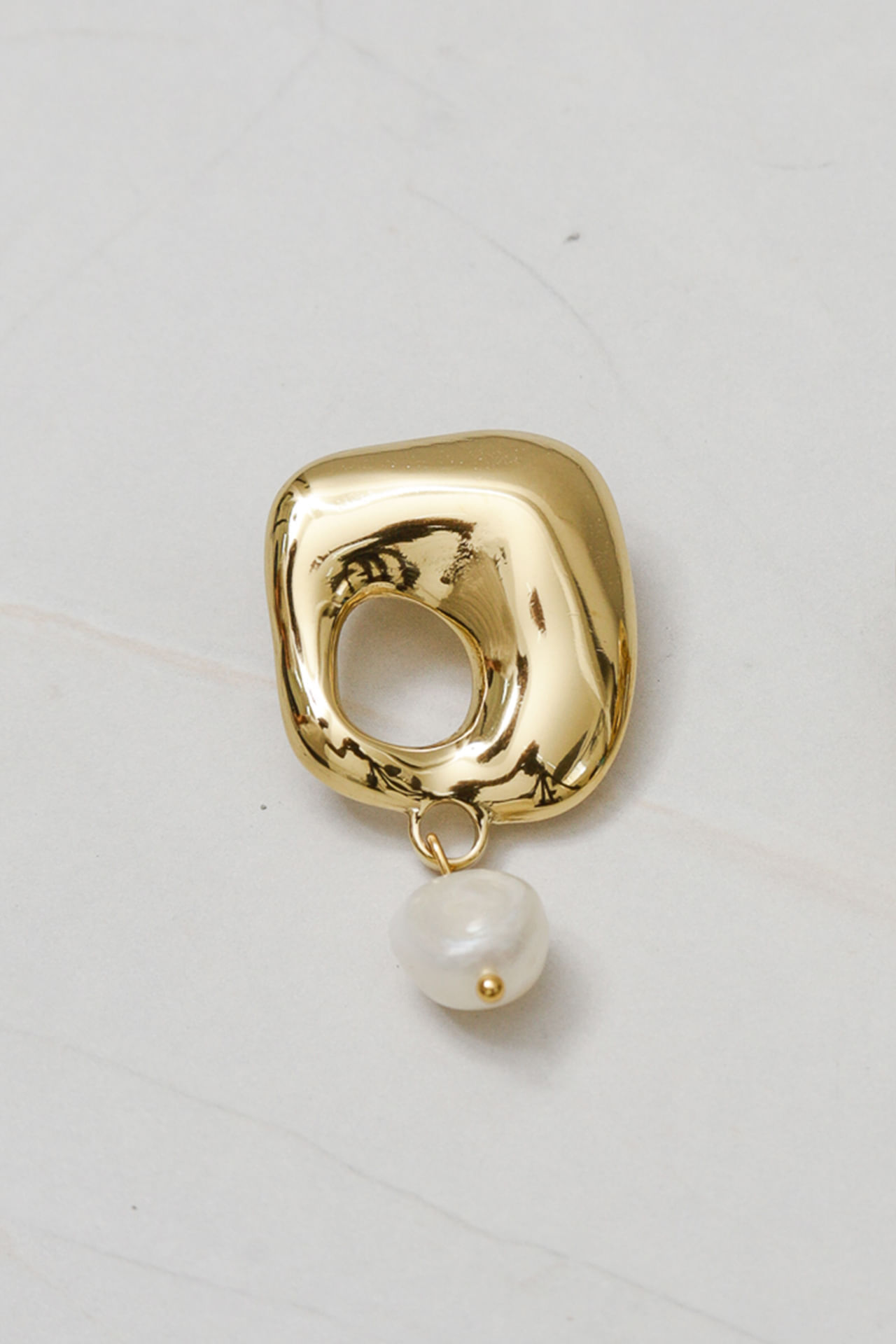 9036686 - Brinco Orgânico Perola DOURADO 9036686 - Brinco Orgânico Perola DOURADO