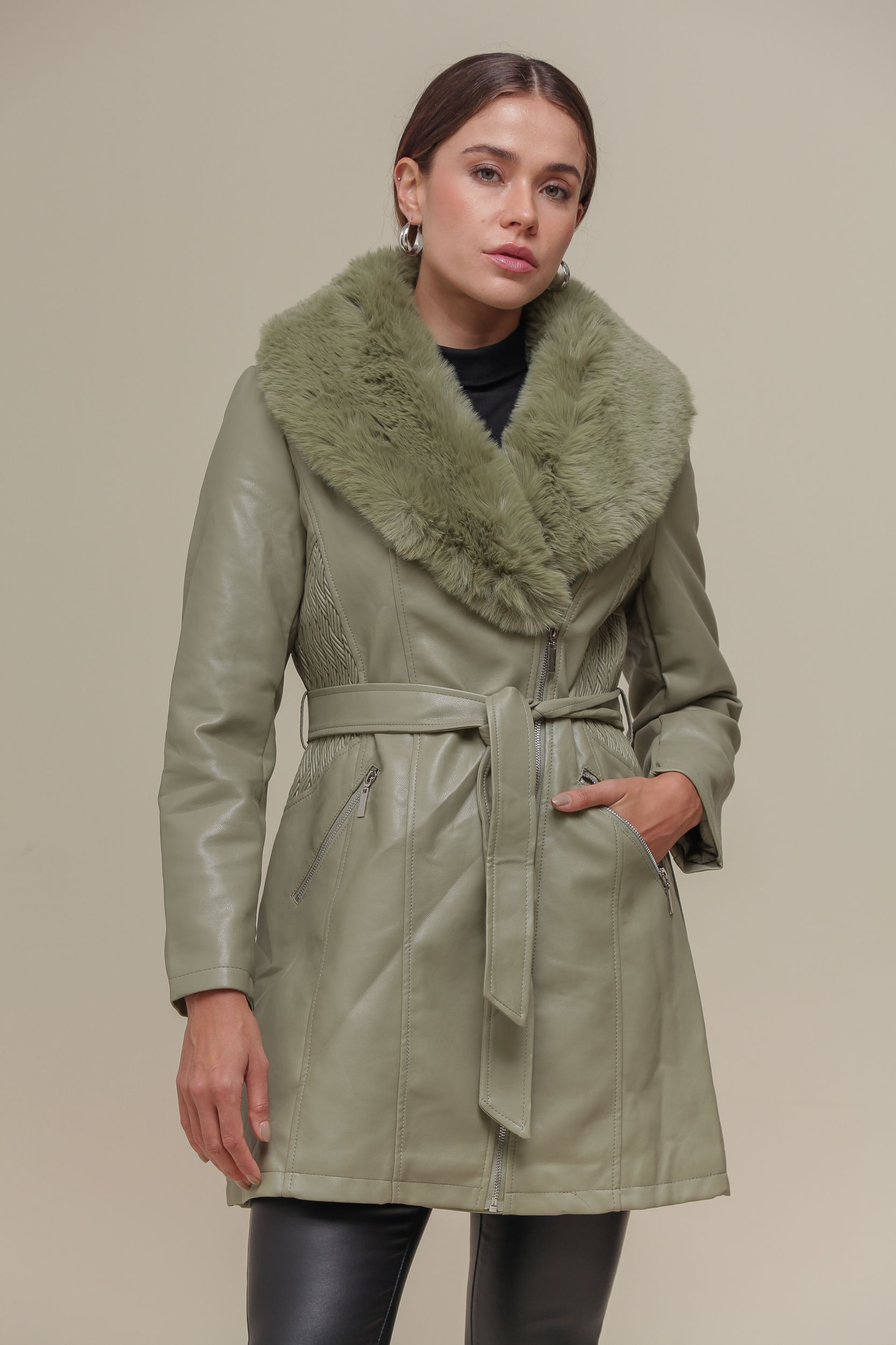 Casaco Alongado PU Maxi Gola Pelo VERDE 