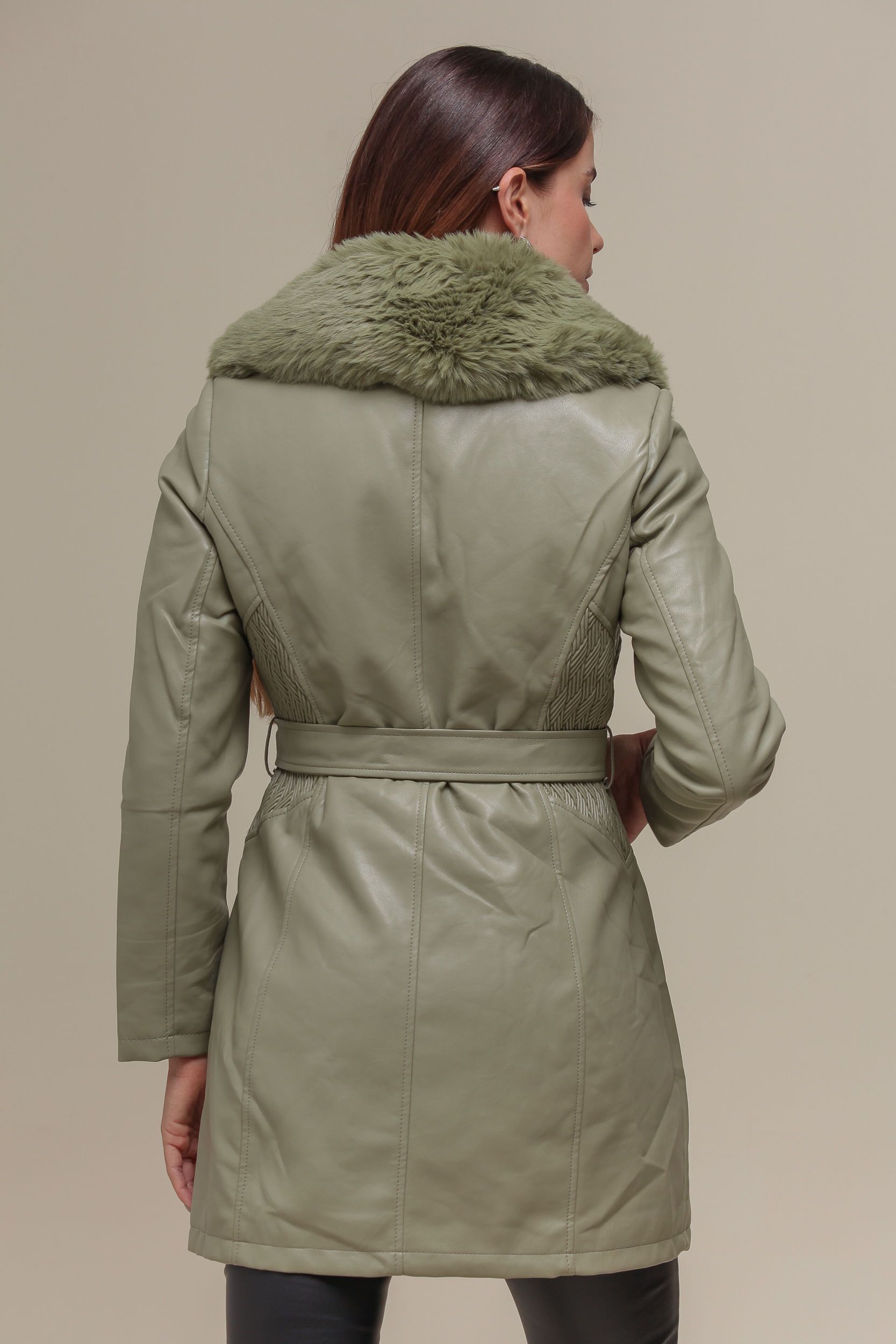 Casaco Alongado PU Maxi Gola Pelo VERDE Casaco Alongado PU Maxi Gola Pelo VERDE