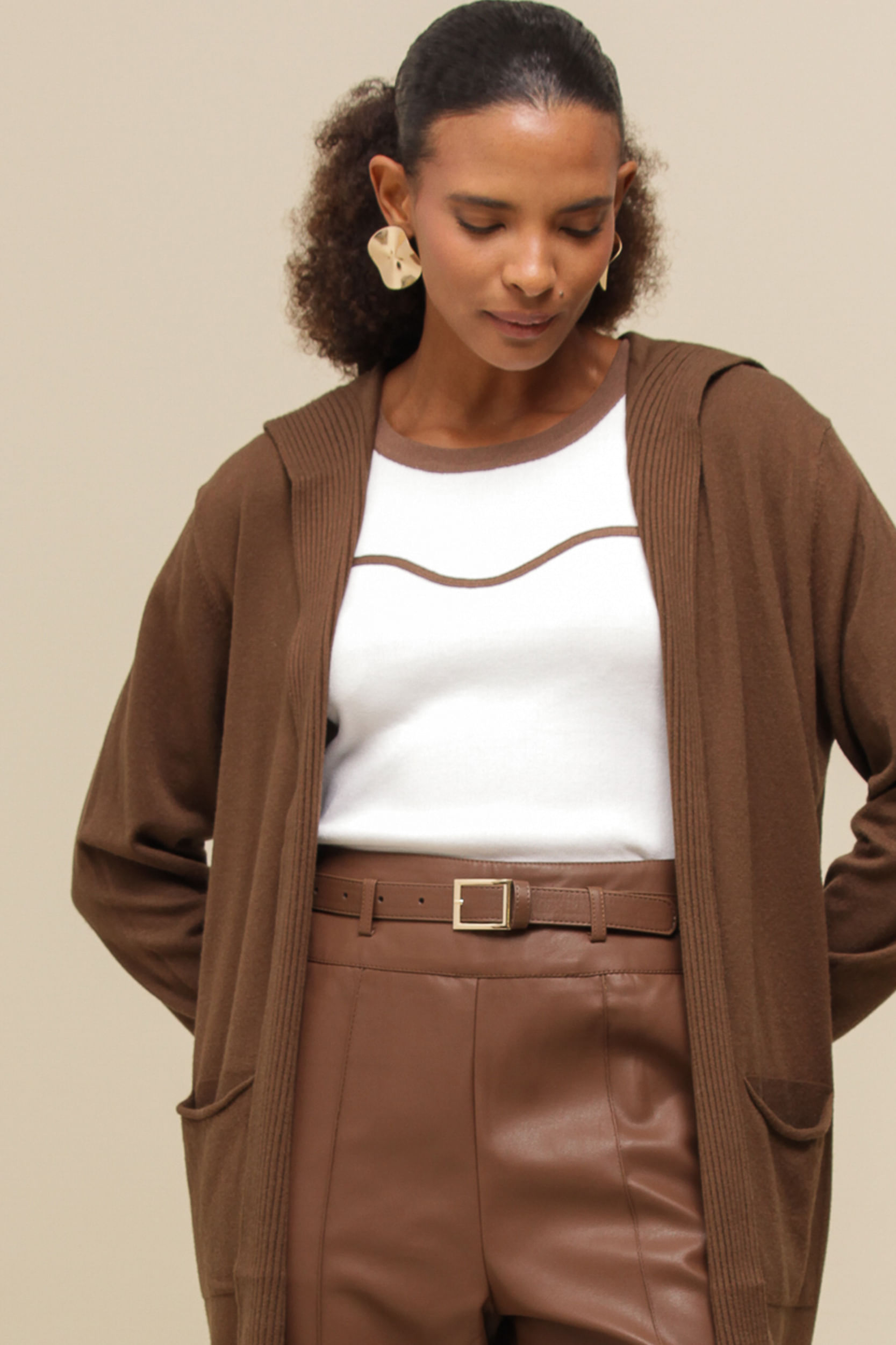 9035050 - Cardigan Tricô Alongado Bolsos MARROM 9035050 - Cardigan Tricô Alongado Bolsos MARROM