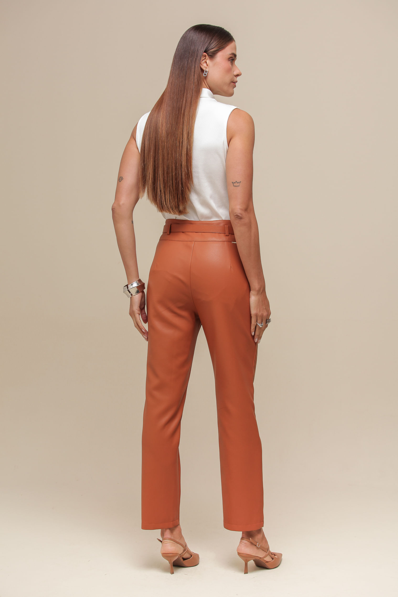 9036351 - Calça PU Reta com Cinto FERRUGEM 9036351 - Calça PU Reta com Cinto FERRUGEM