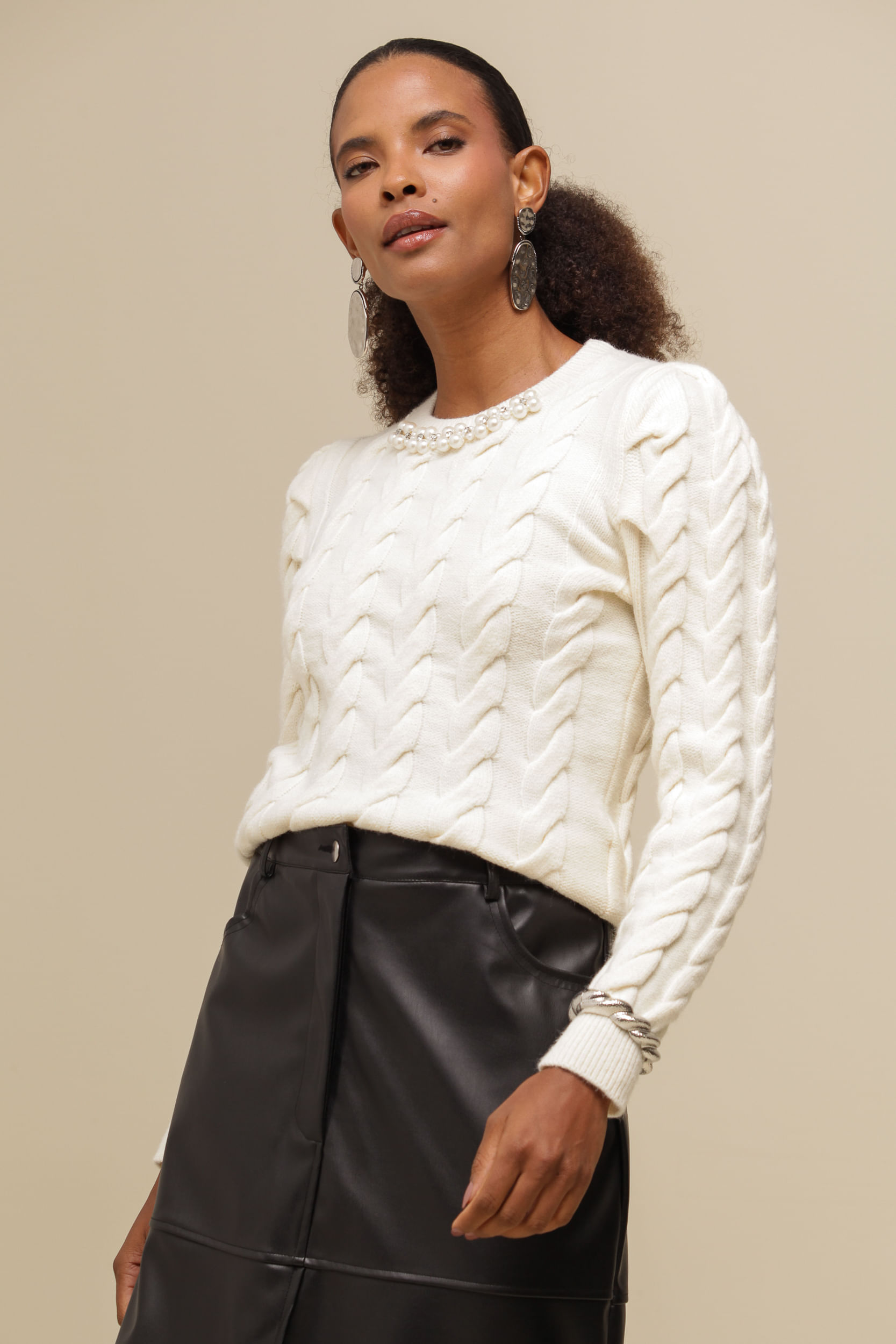 9036477 - Blusa Tricô Manga Longa Pérolas  AREIA