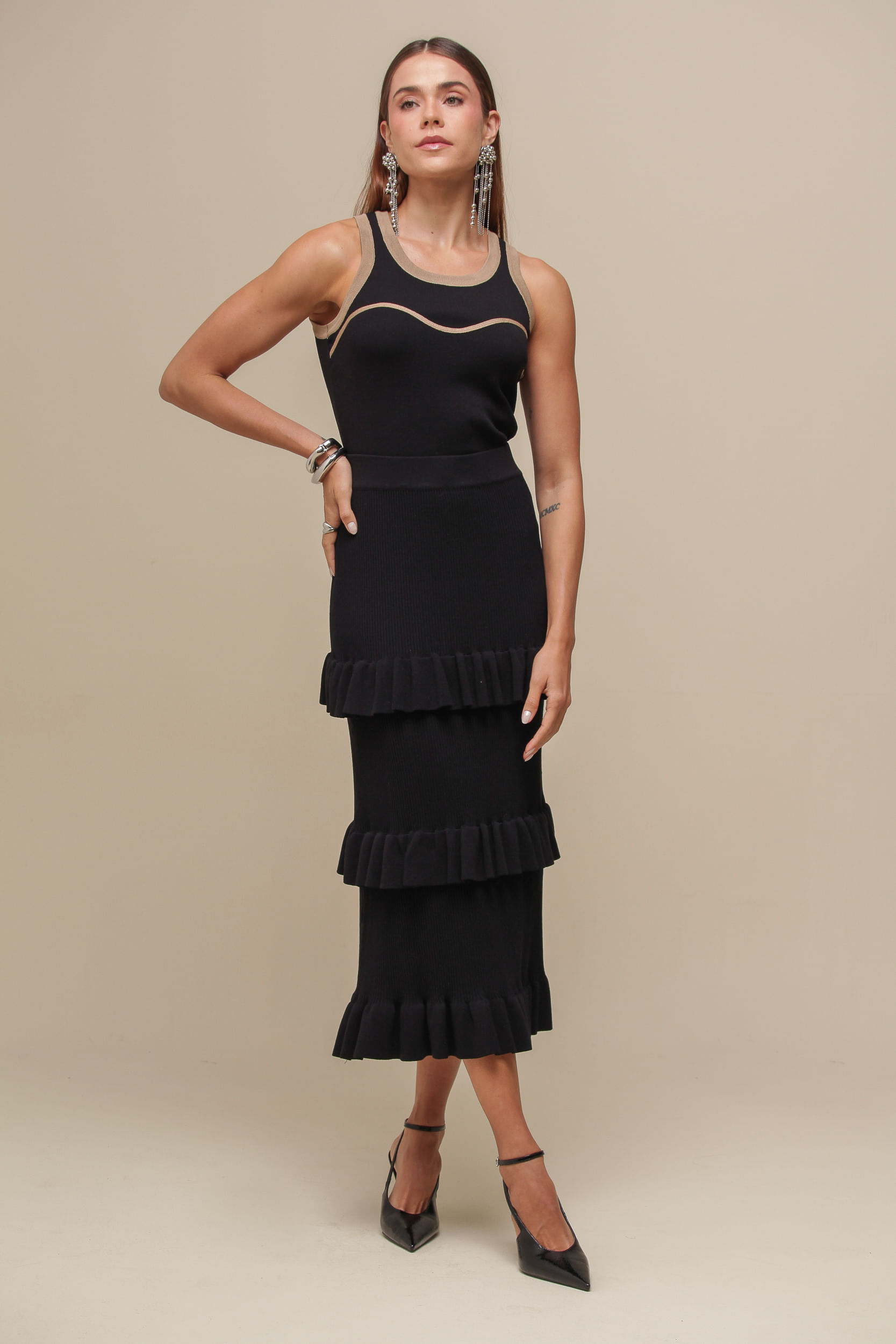 9036667 - Saia Midi Tricô com Babados  PRETO
